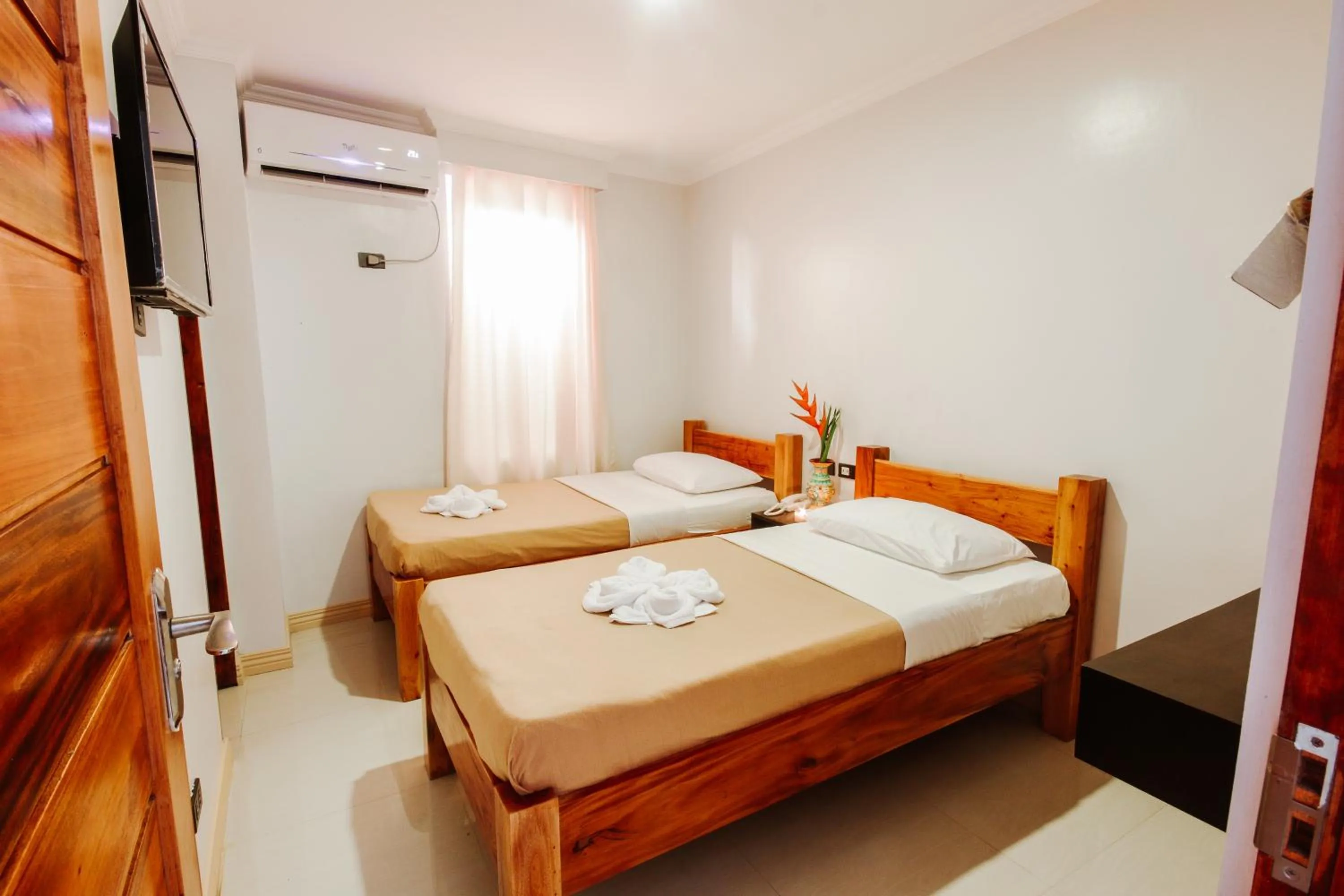 Budget Double Room in Hotel Lapira