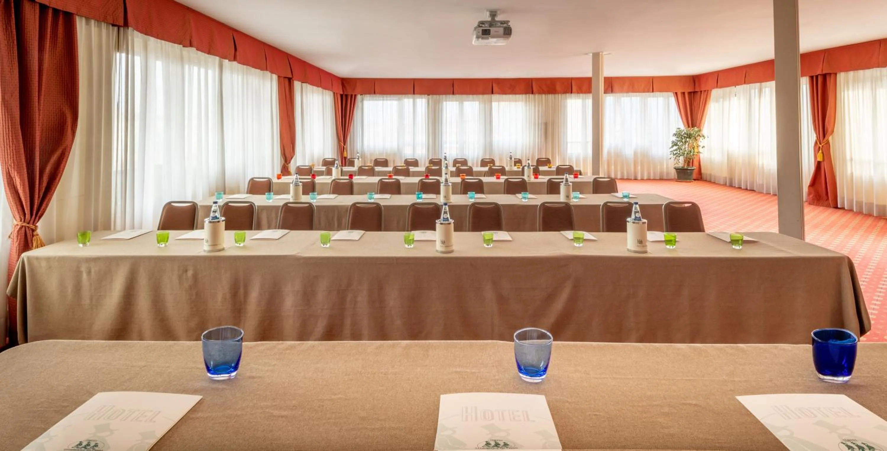 Business facilities in Hotel Ambasciatori