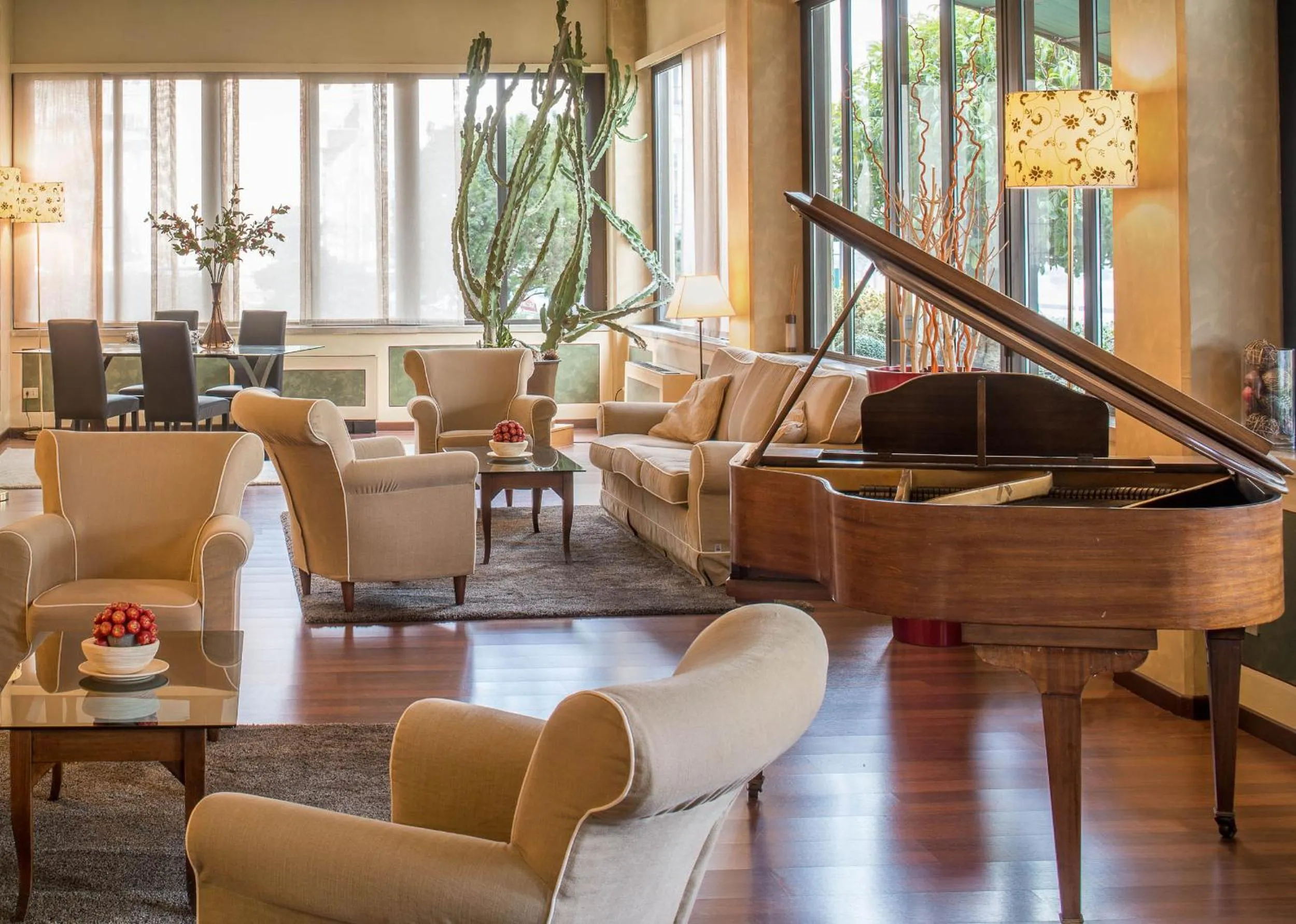 Communal lounge/ TV room in Hotel Ambasciatori