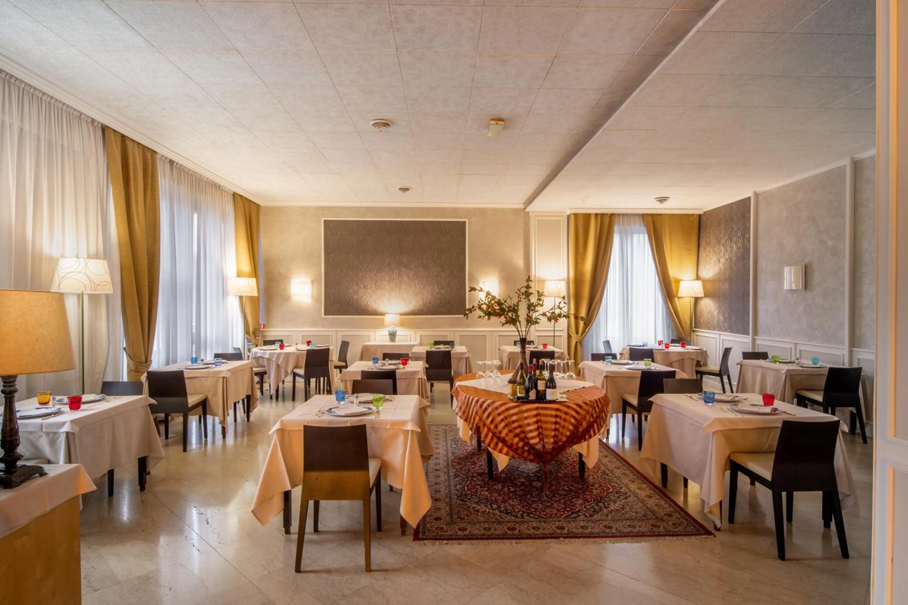 Restaurant/places to eat in Hotel Ambasciatori