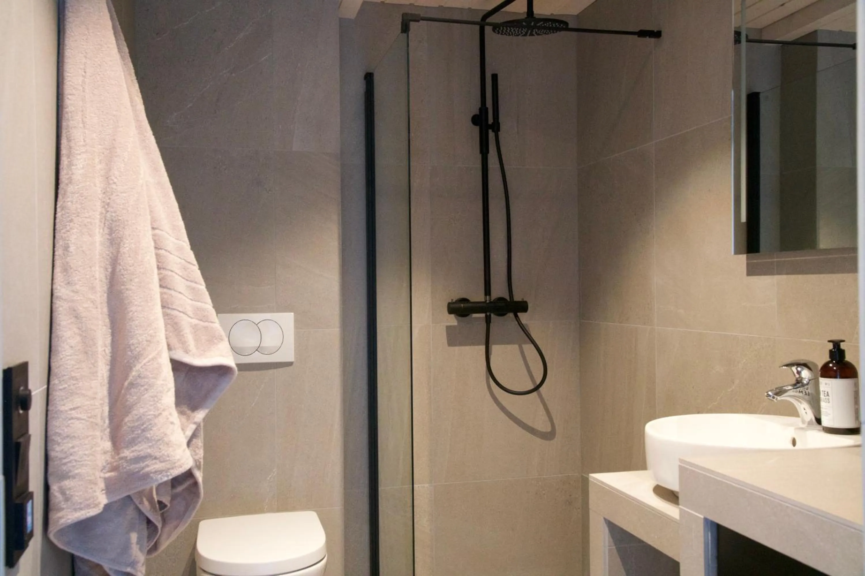 Bathroom in Lofoten Apartments