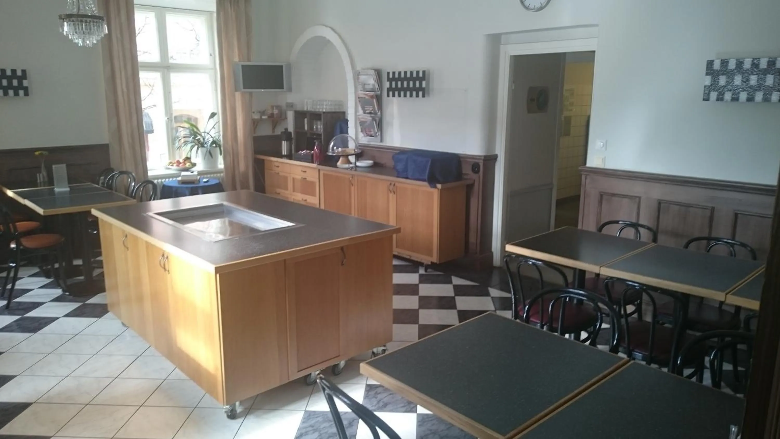 Restaurant/places to eat in First Hotel City Eskilstuna