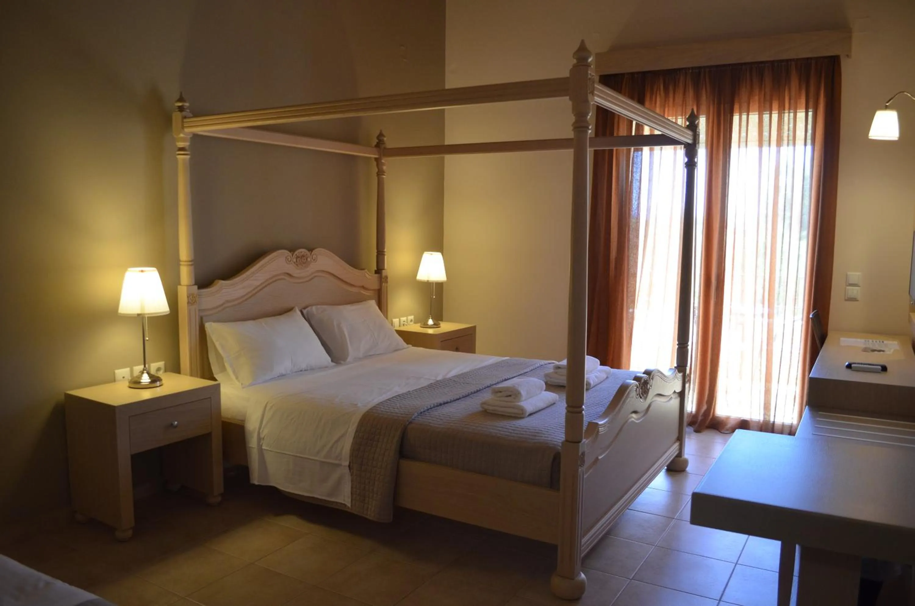 Photo of the whole room, Bed in Aligis Studios