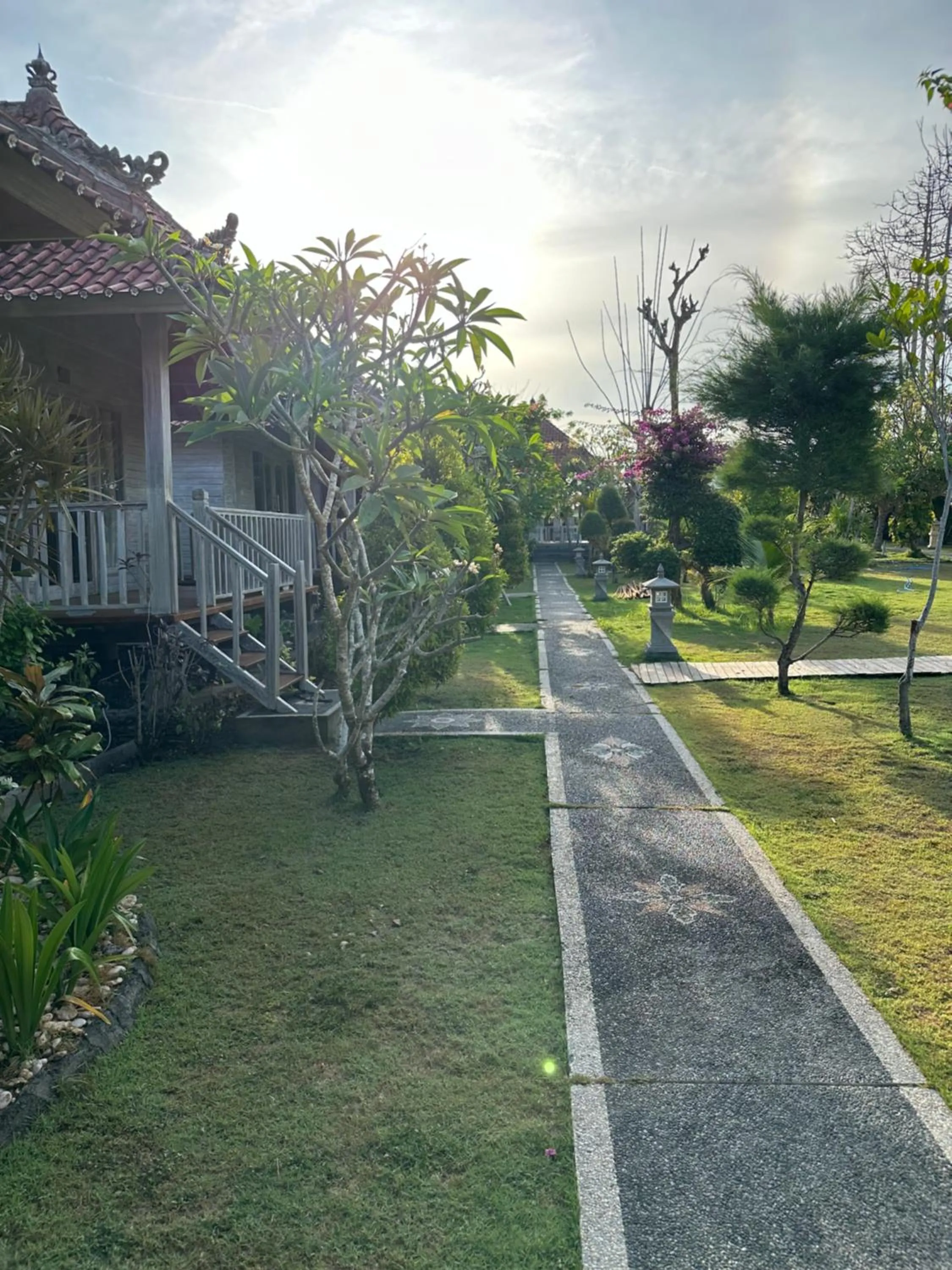 Neighbourhood in The Niti Hut's Lembongan