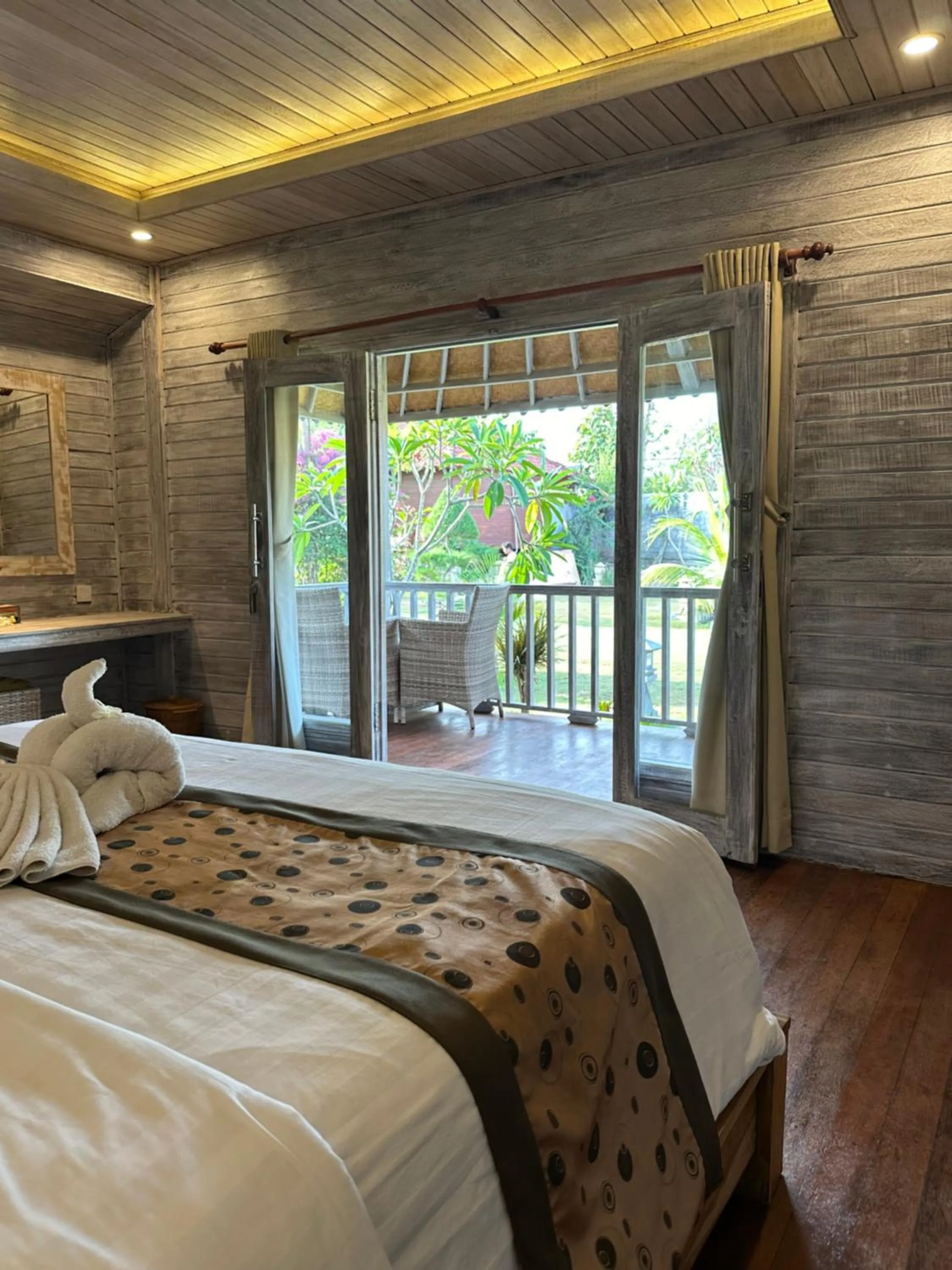 View (from property/room), Bed in The Niti Hut's Lembongan