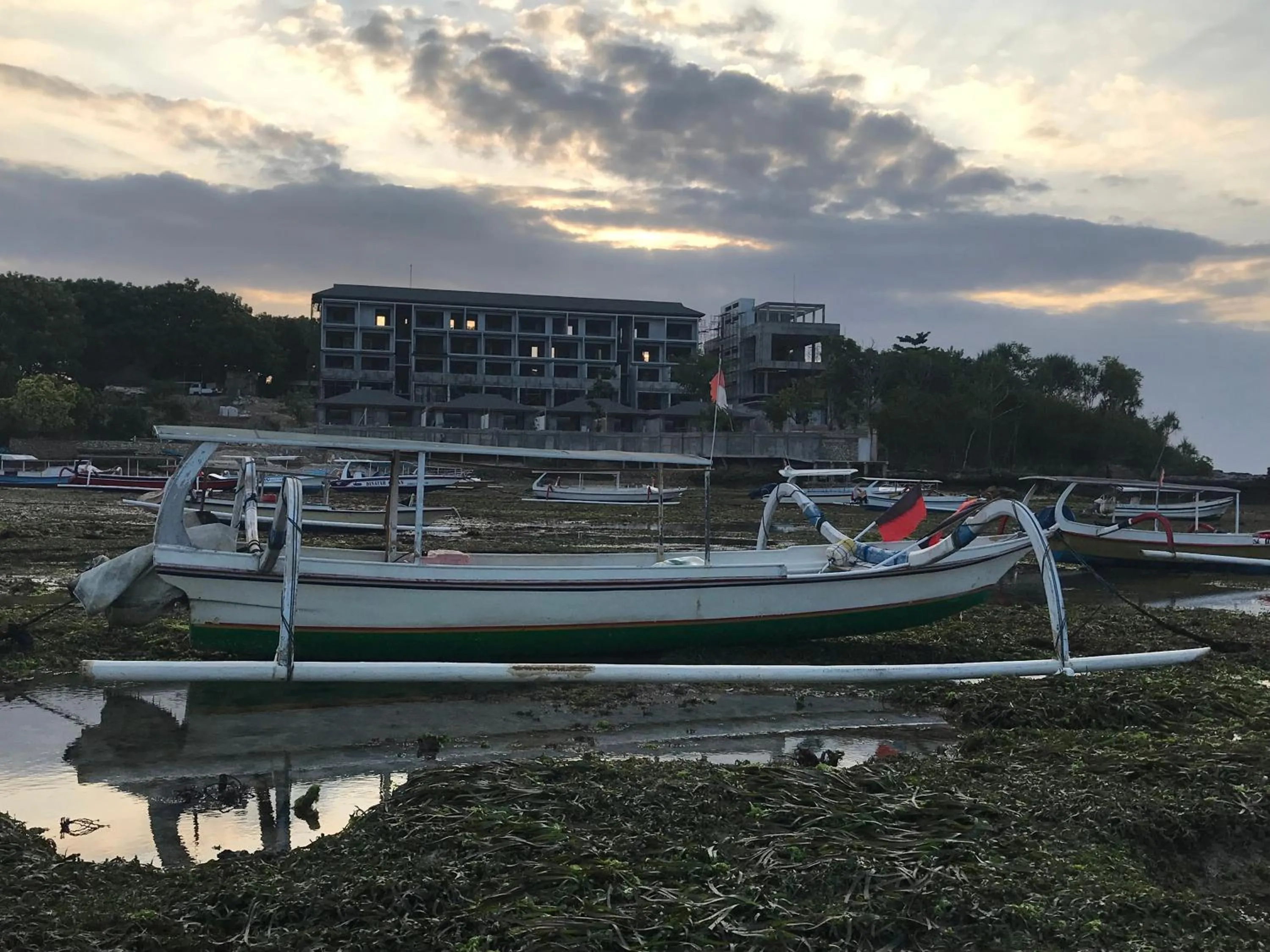 Activities in The Niti Hut's Lembongan