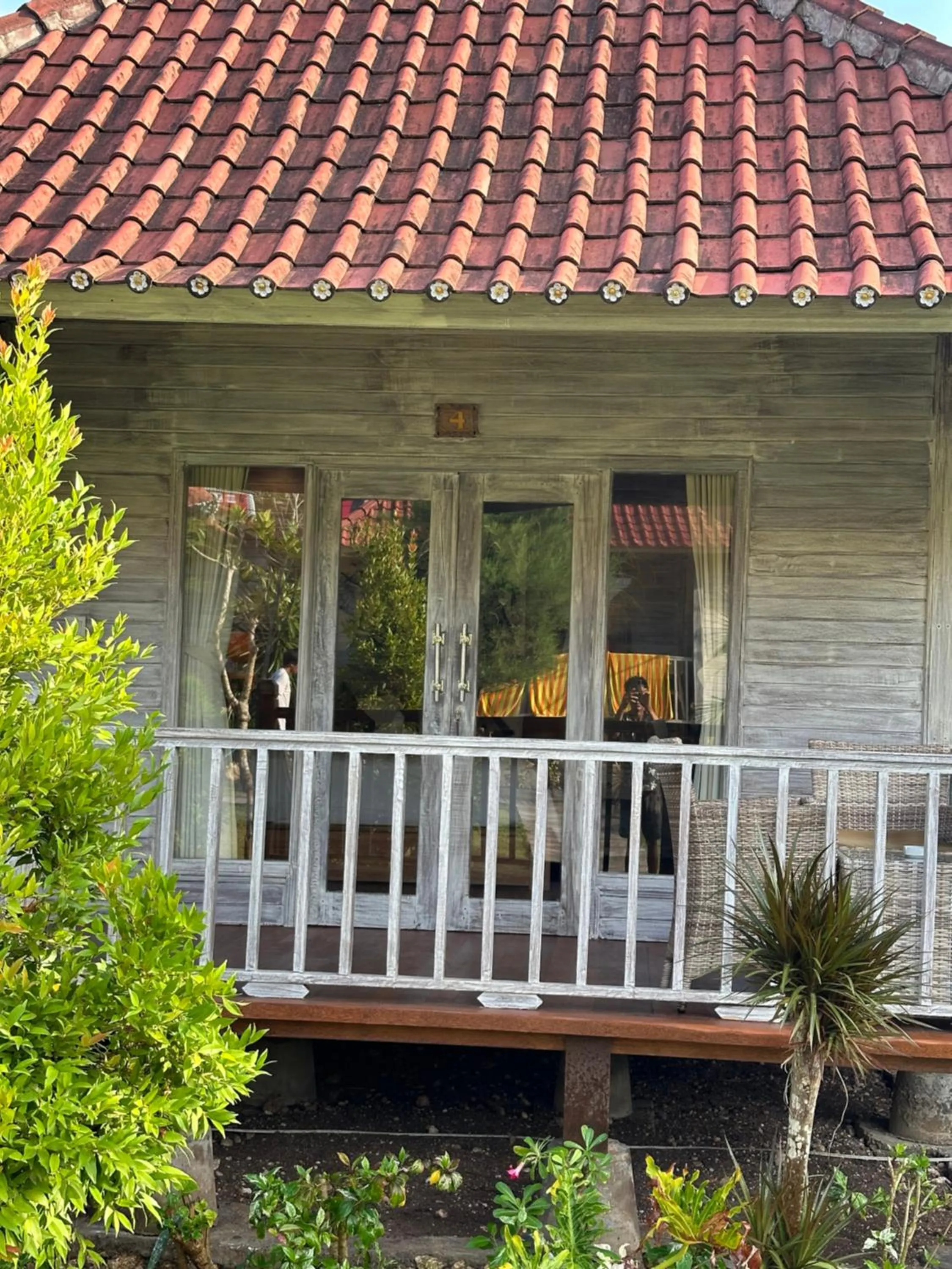 Property building in The Niti Hut's Lembongan