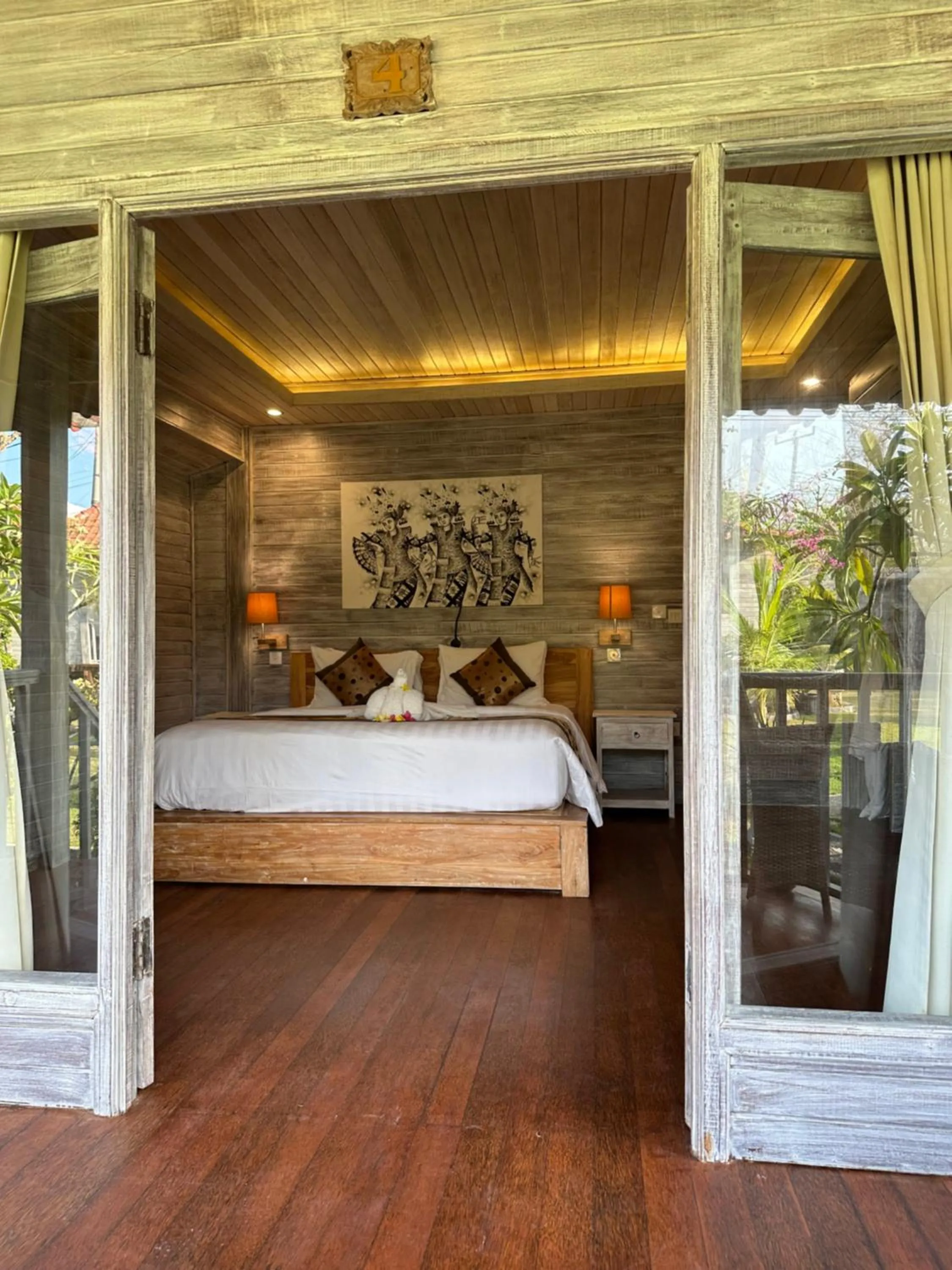 Bed in The Niti Hut's Lembongan