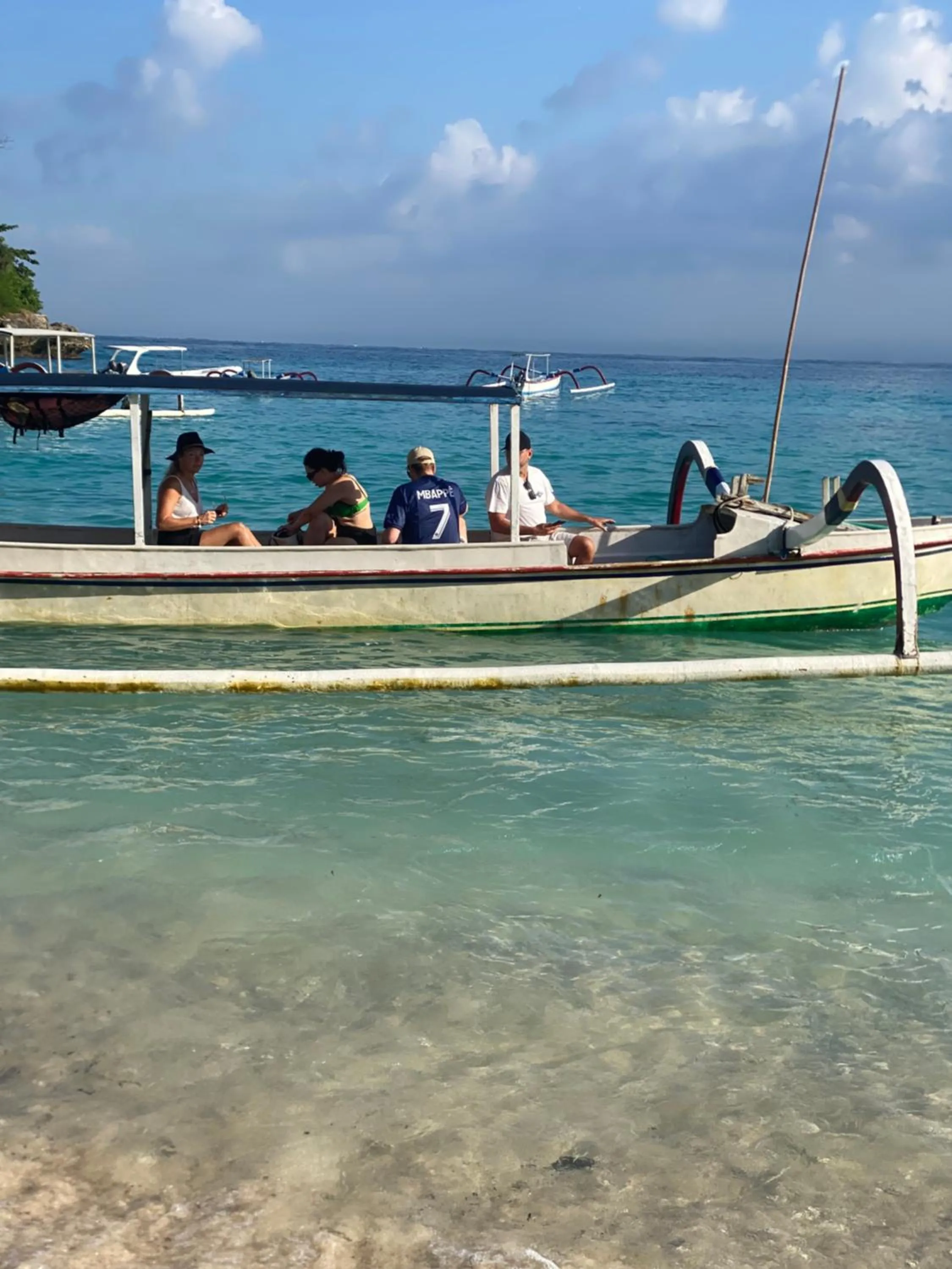 Snorkeling in The Niti Hut's Lembongan