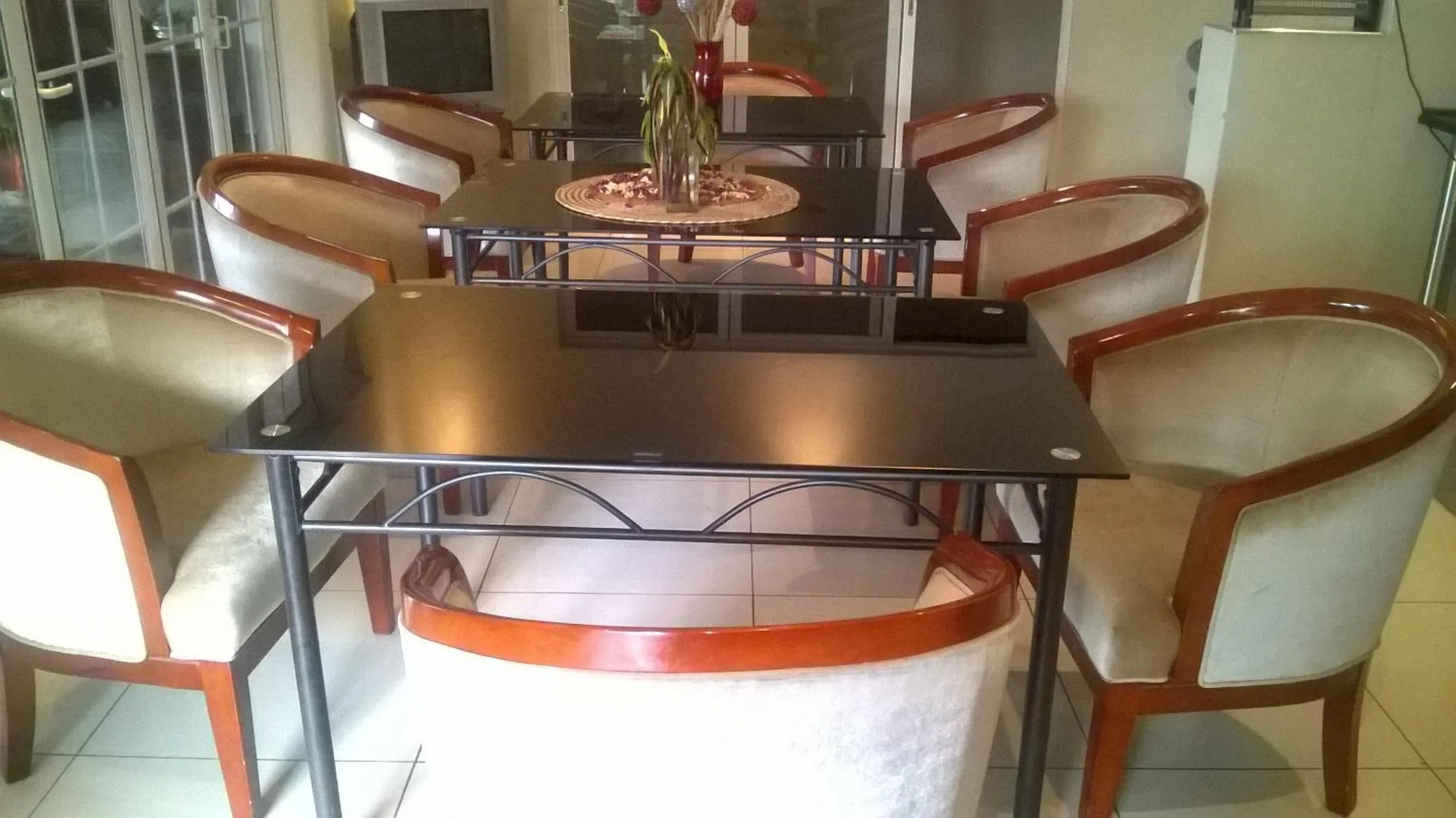 Kitchen or kitchenette in Comfort Palace Guest House Kasane