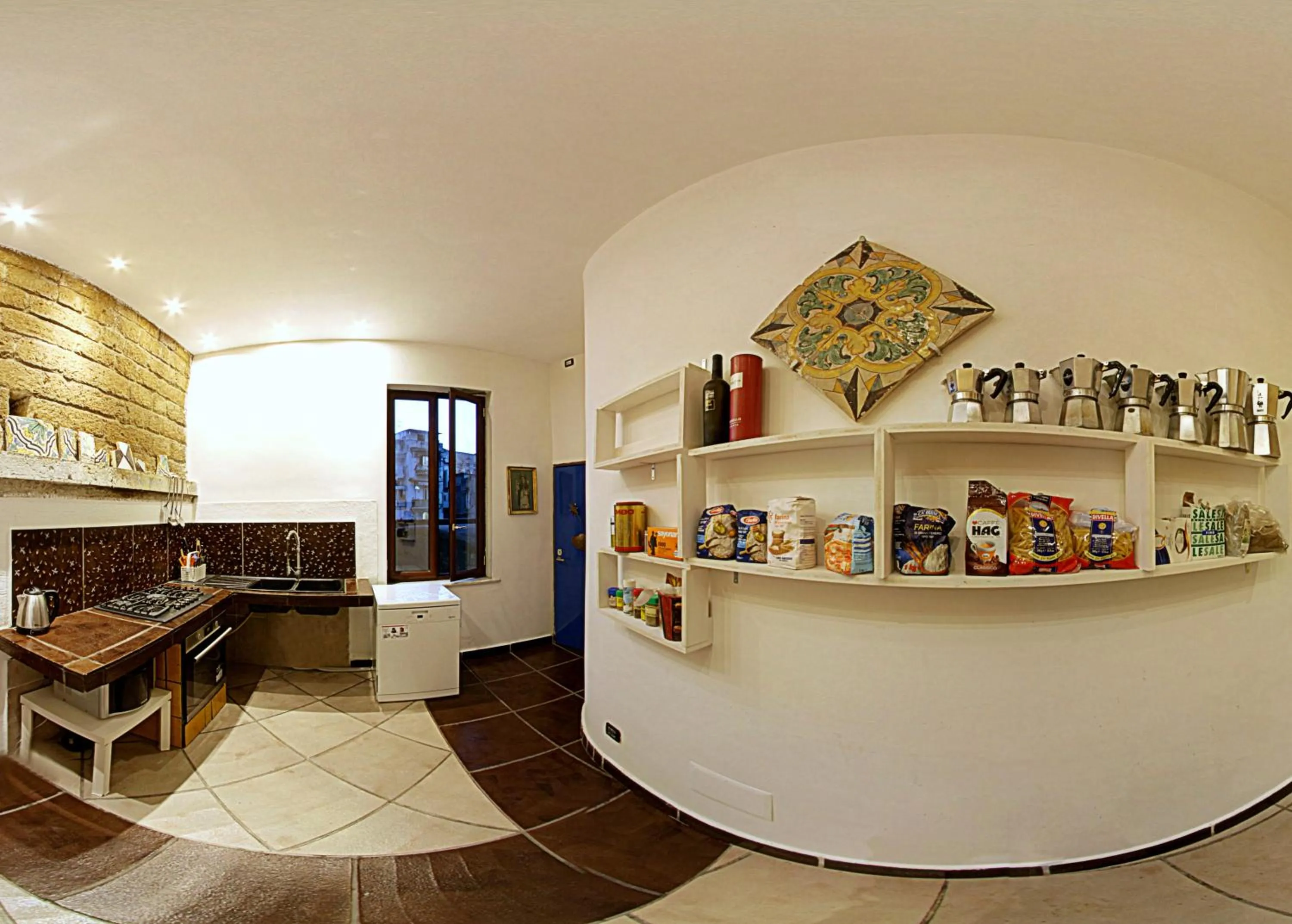 Communal kitchen in Casa del Monacone
