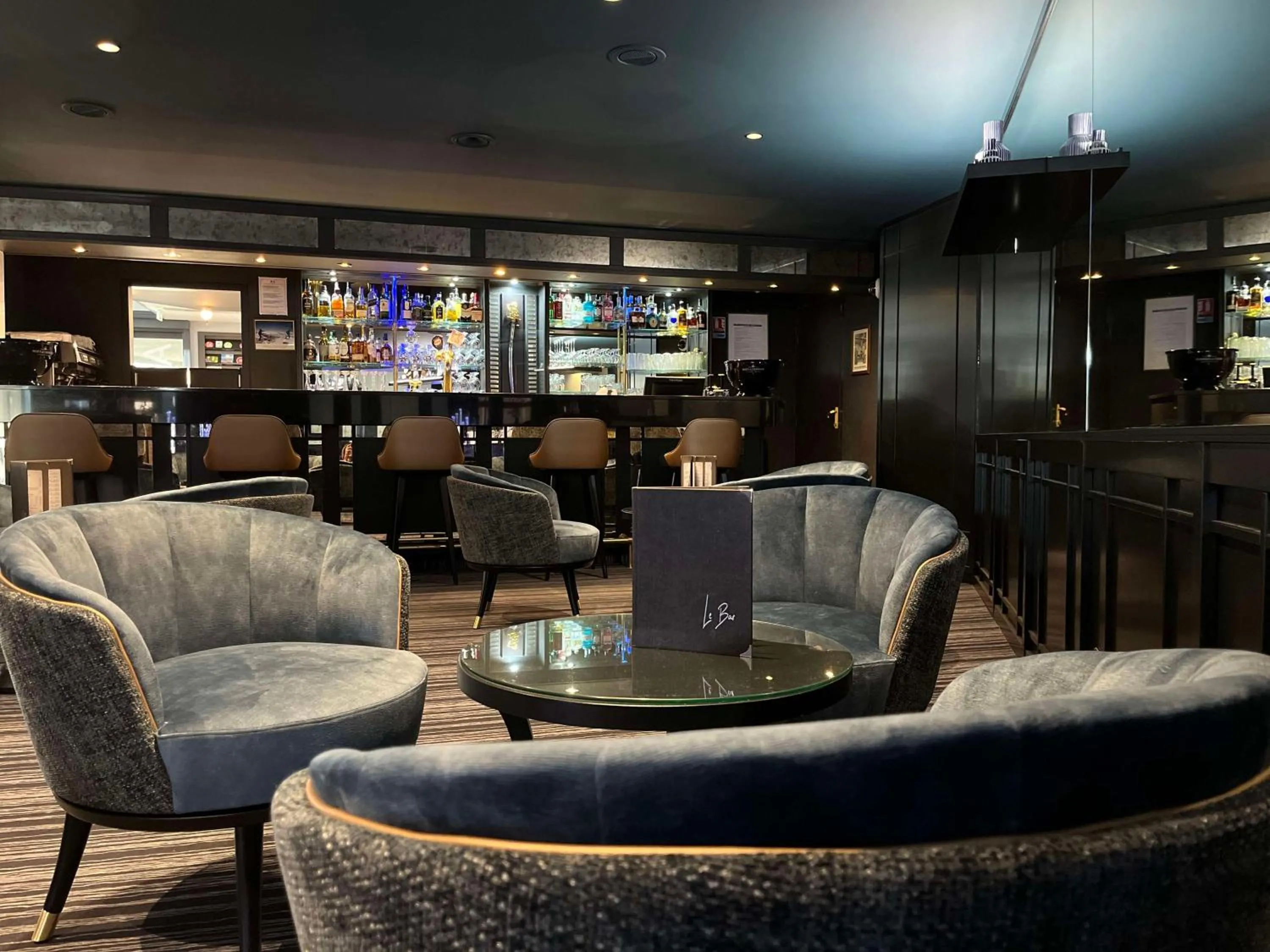 Lounge or bar in Best Western Plus La Fayette Hotel et SPA