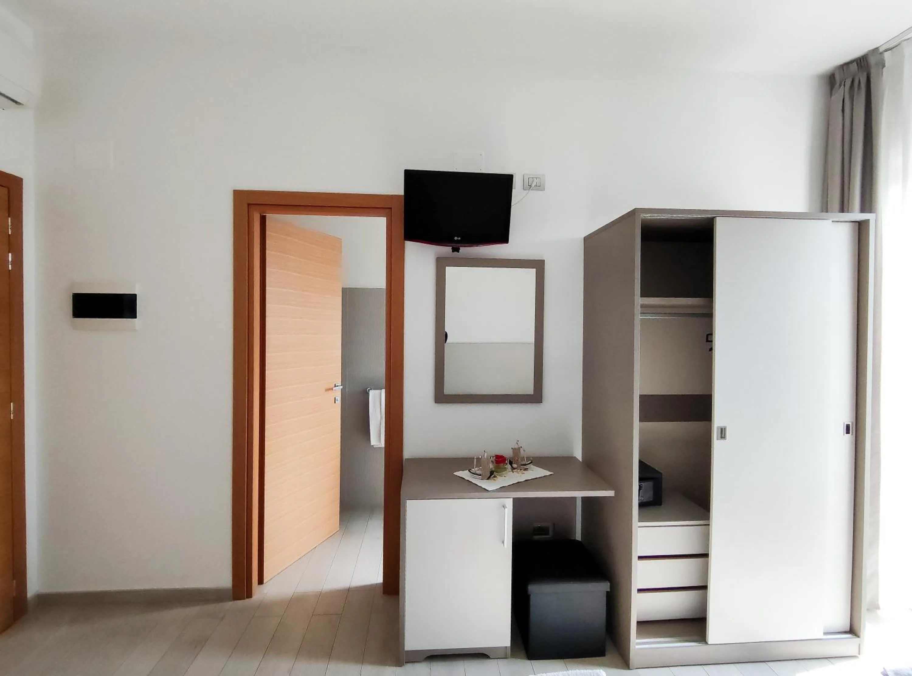 Photo of the whole room in Hotel Capitano