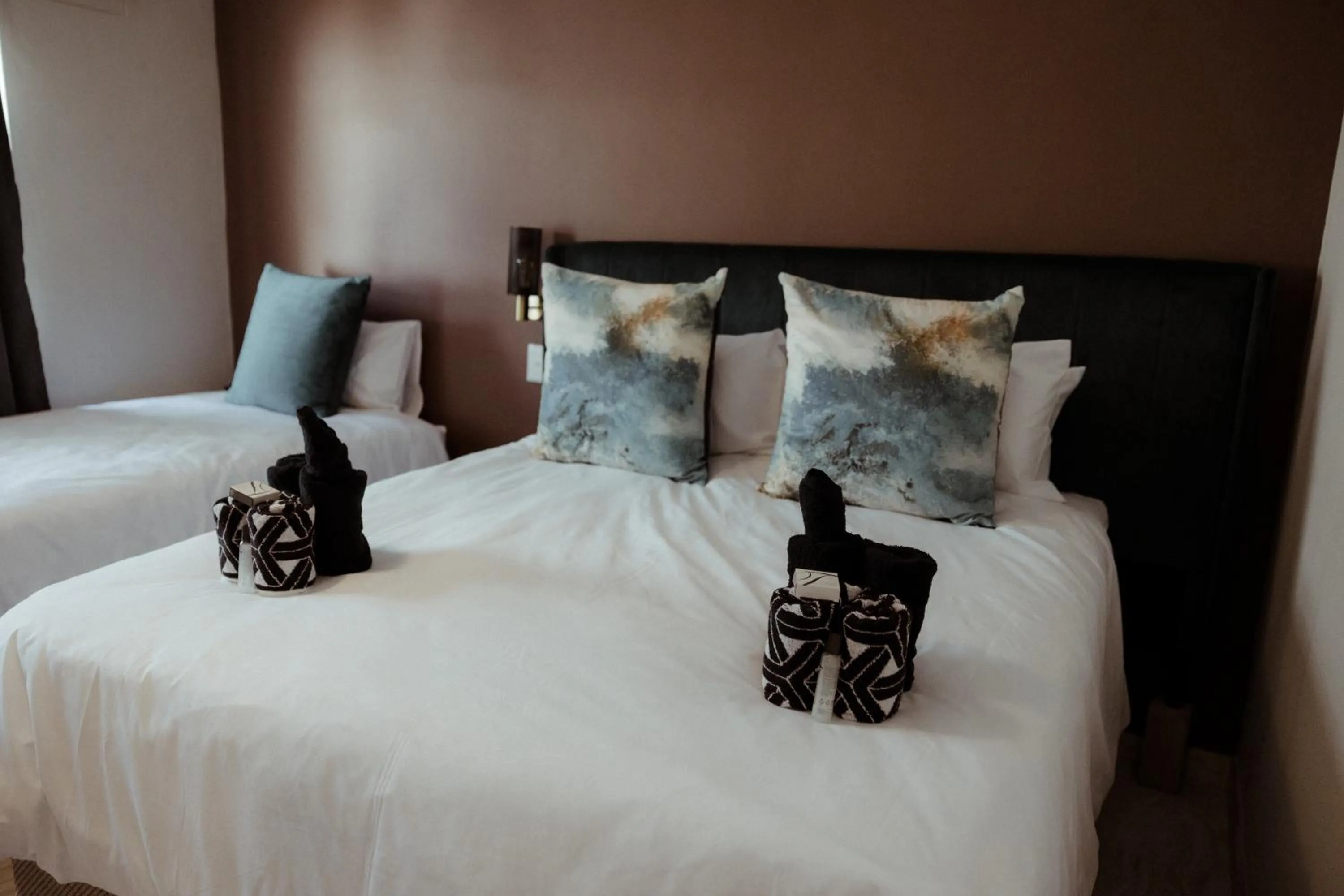 Bed in Out of Africa Town Lodge