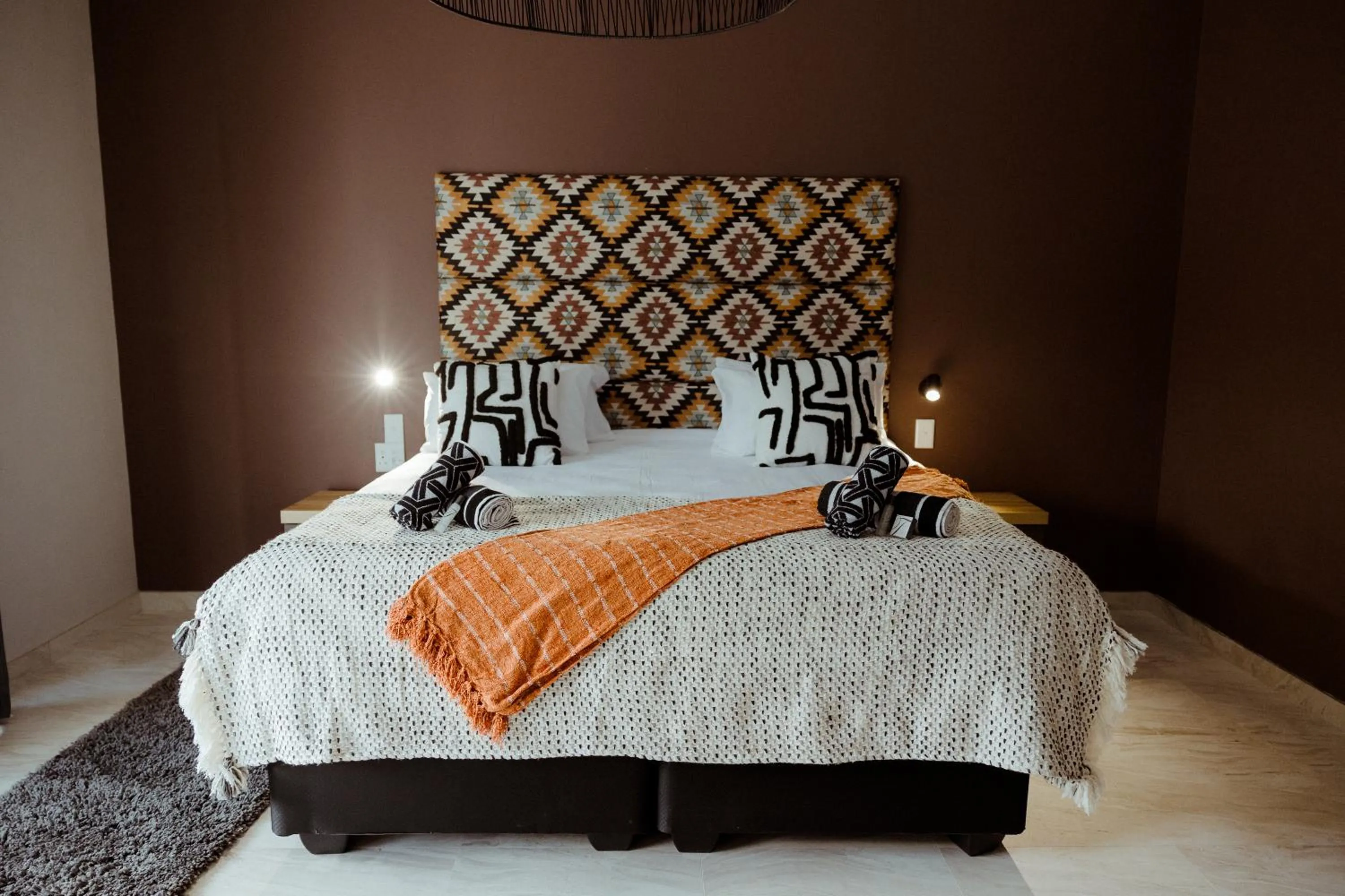 Bed in Out of Africa Town Lodge