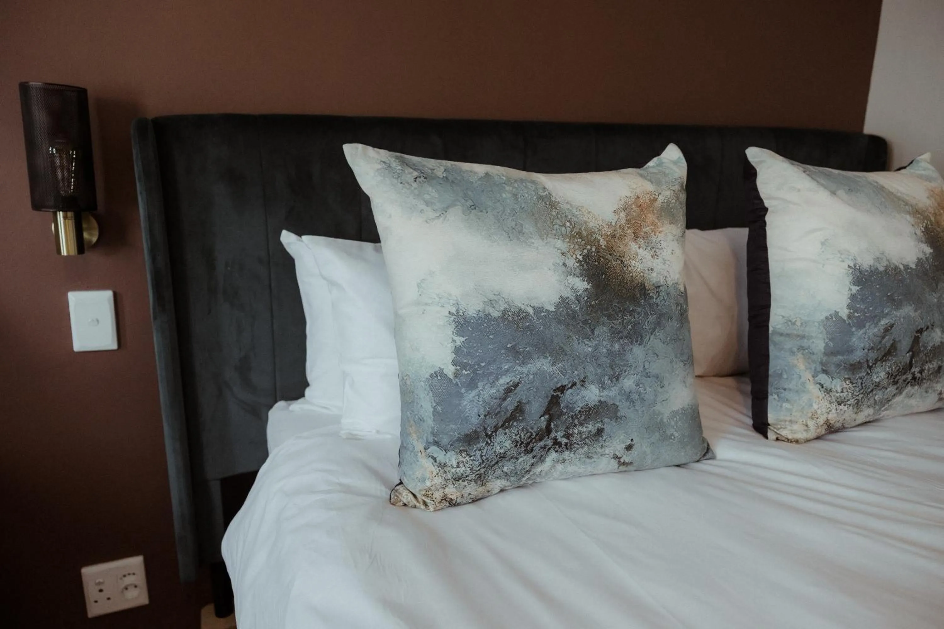 Bed in Out of Africa Town Lodge