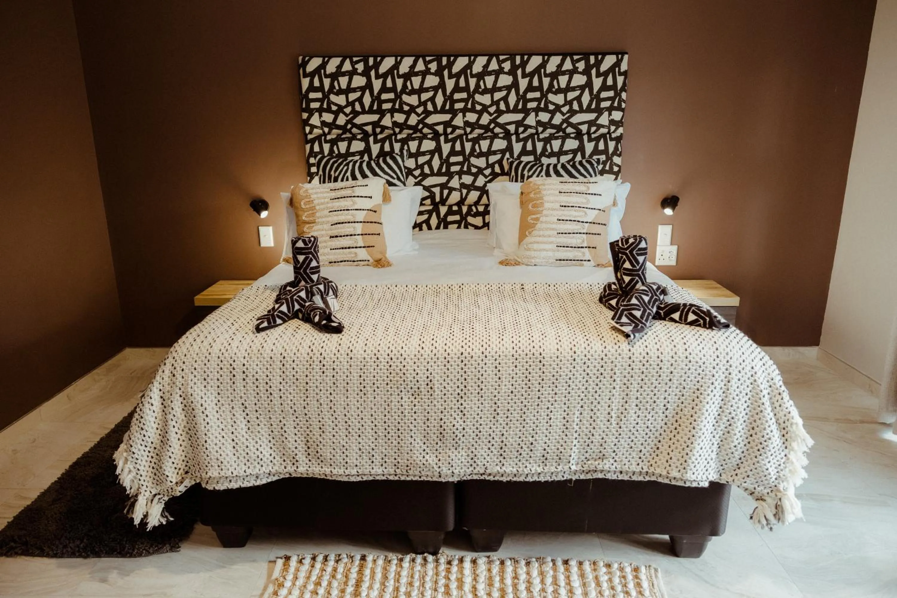 Bed in Out of Africa Town Lodge