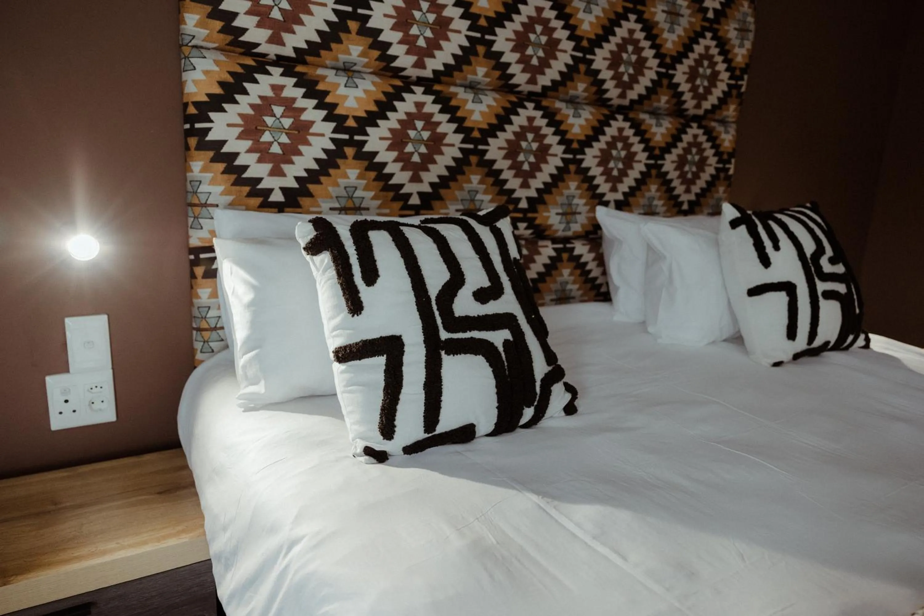 Bed in Out of Africa Town Lodge