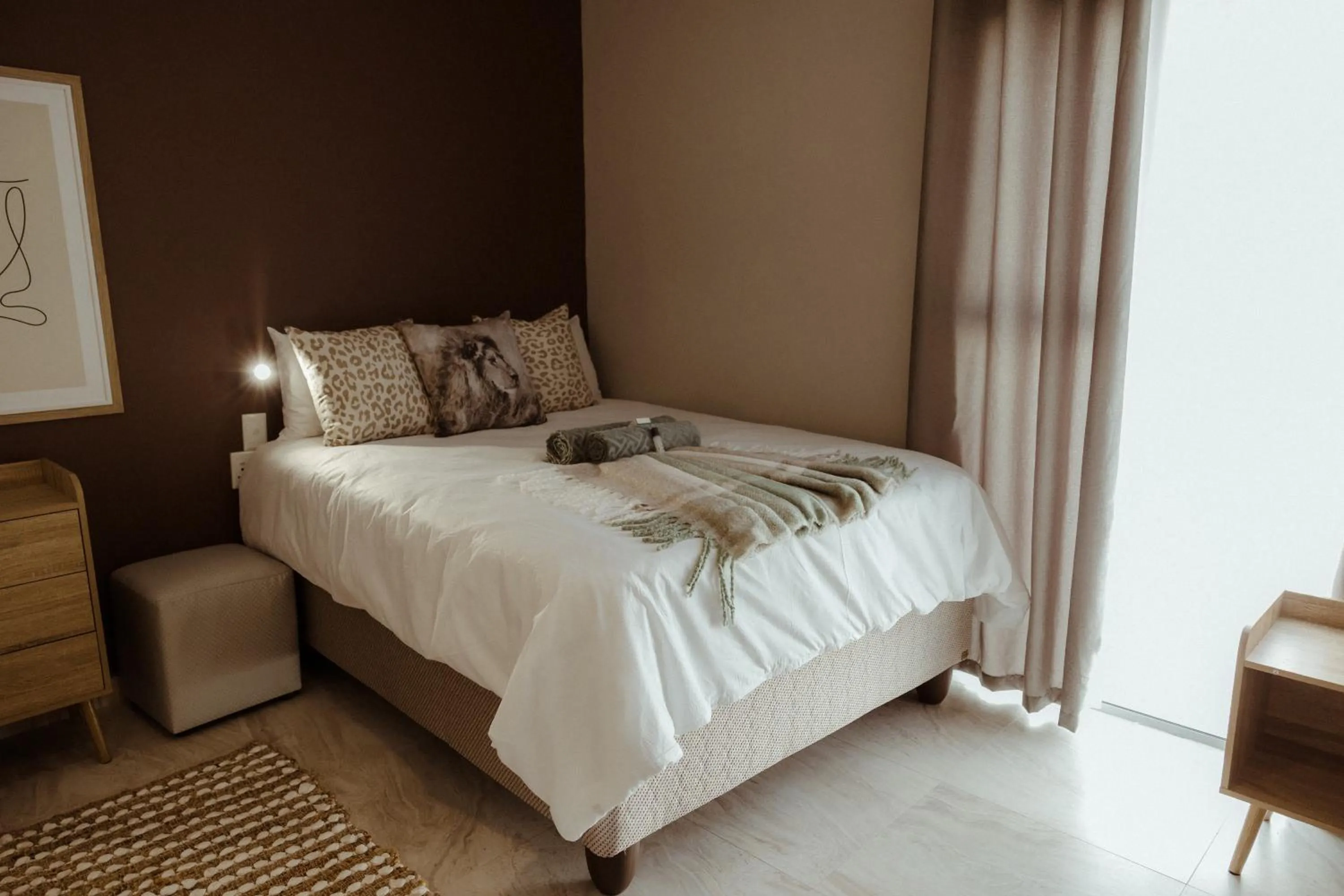 Bed in Out of Africa Town Lodge