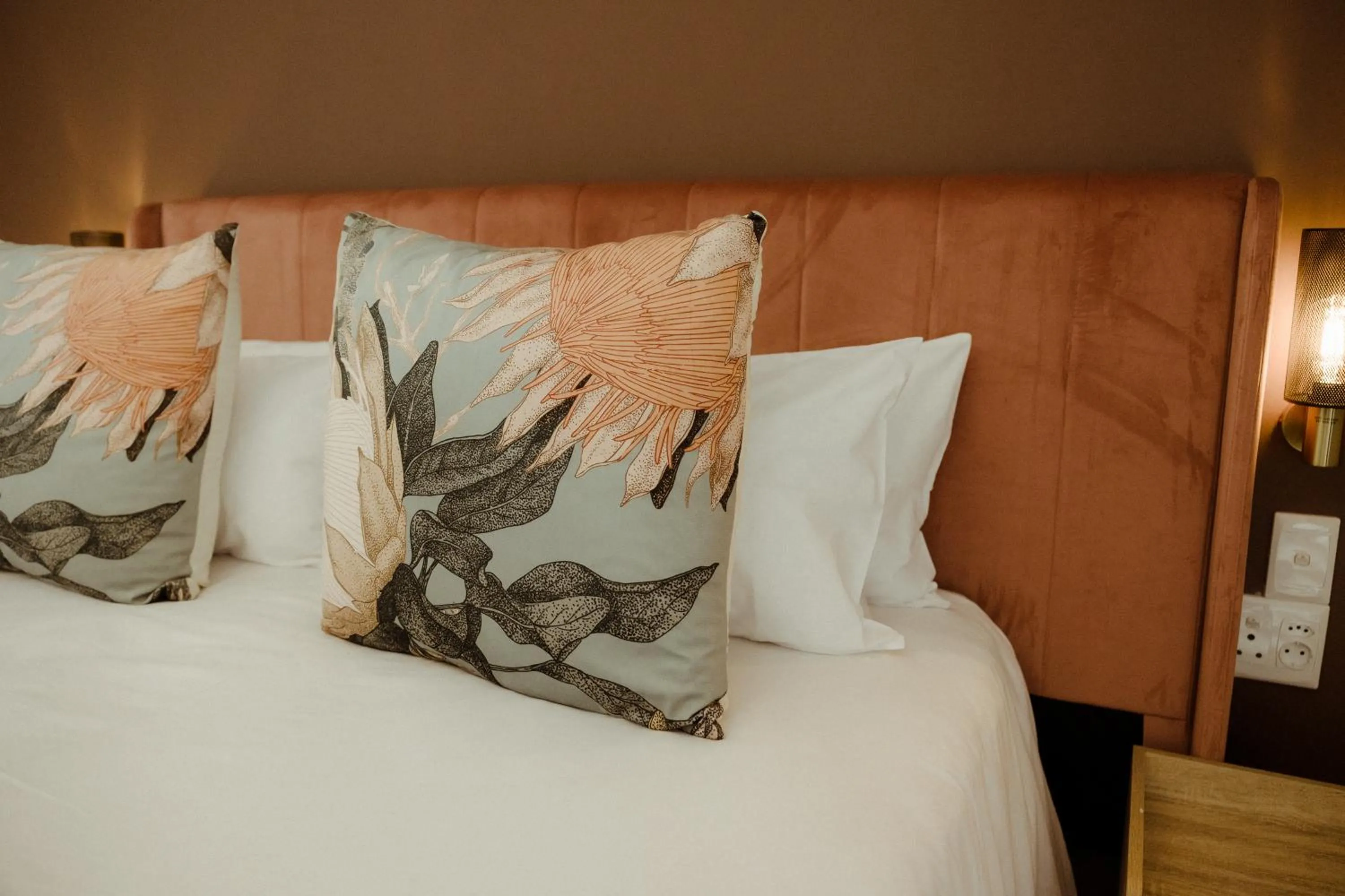 Bed in Out of Africa Town Lodge