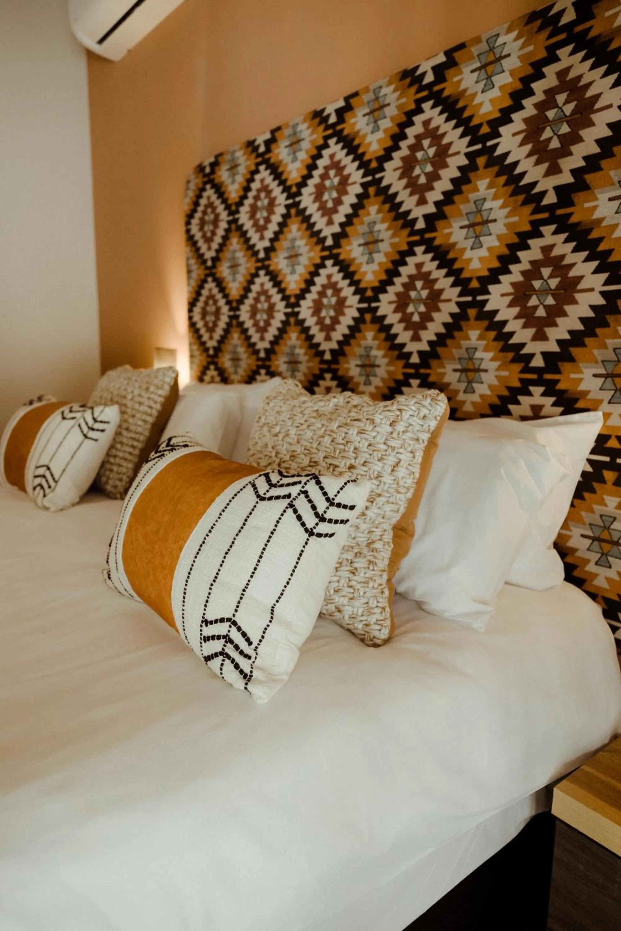 Bed in Out of Africa Town Lodge