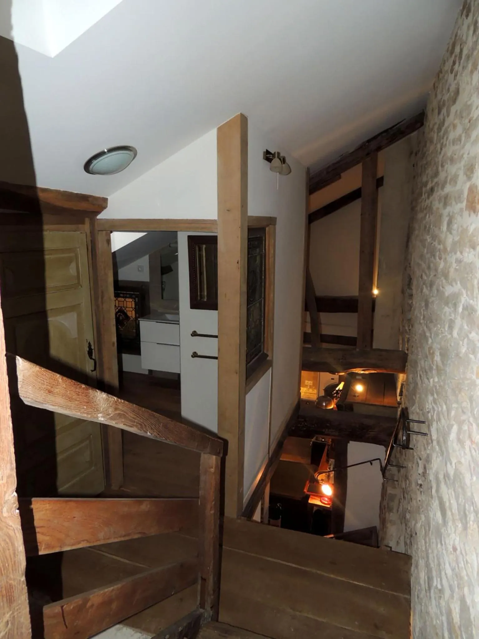 Toilet in Maison Romane 1136