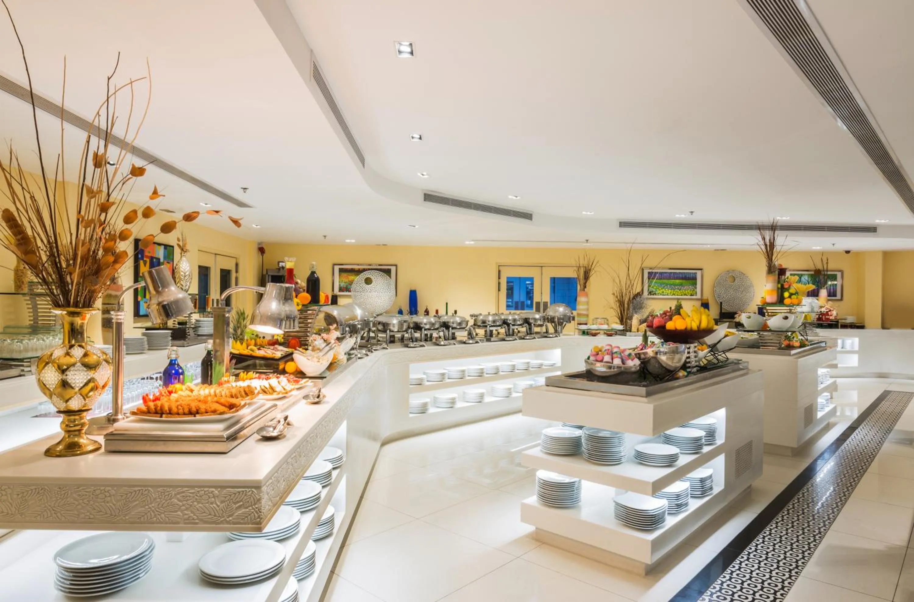 Restaurant/places to eat in Alreem Village Hotel