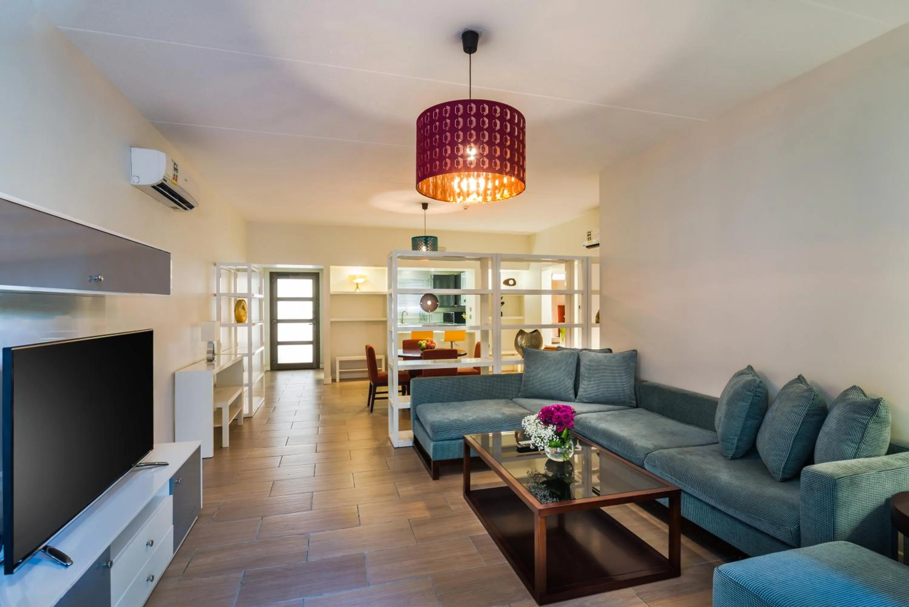 TV and multimedia in Alreem Village Hotel