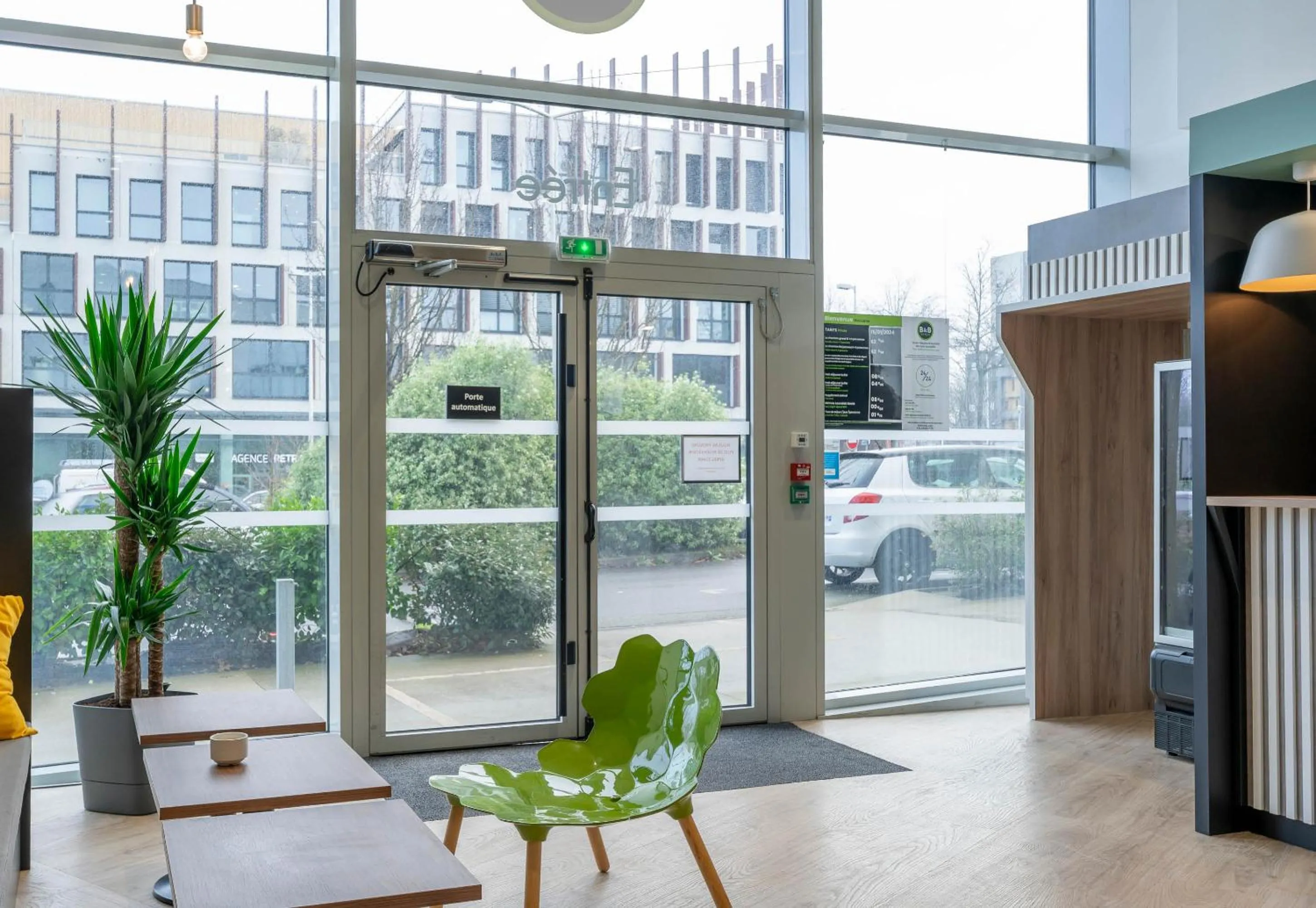 Lobby or reception in B&B HOTEL Saint-Nazaire Pornichet