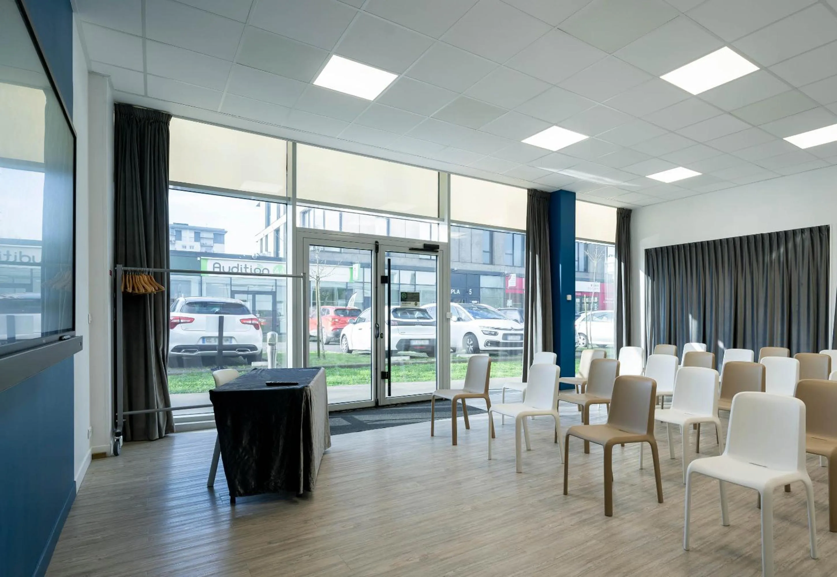 Meeting/conference room in B&B HOTEL Saint-Nazaire Pornichet