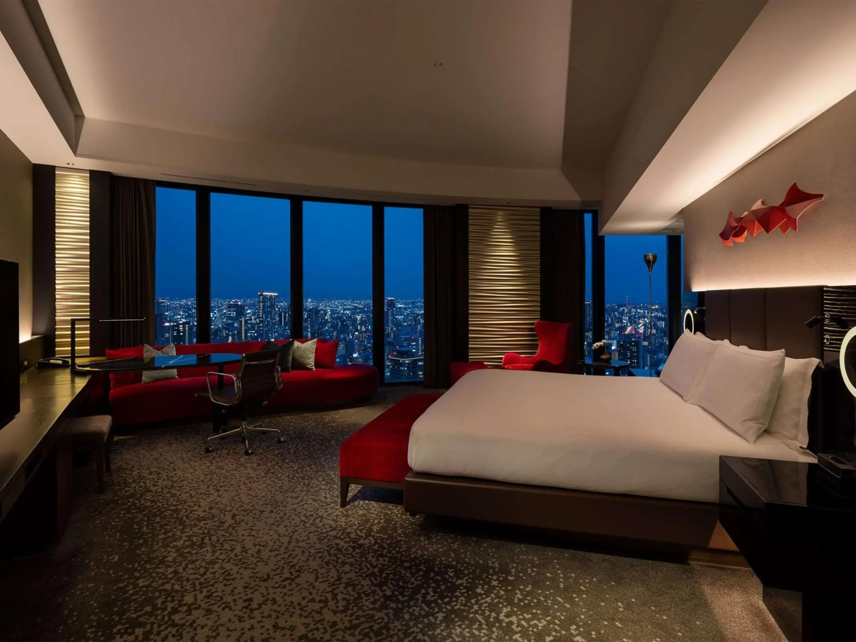 Junior Corner King Suite in Conrad Osaka Junior Corner King Suite in Conrad Osaka