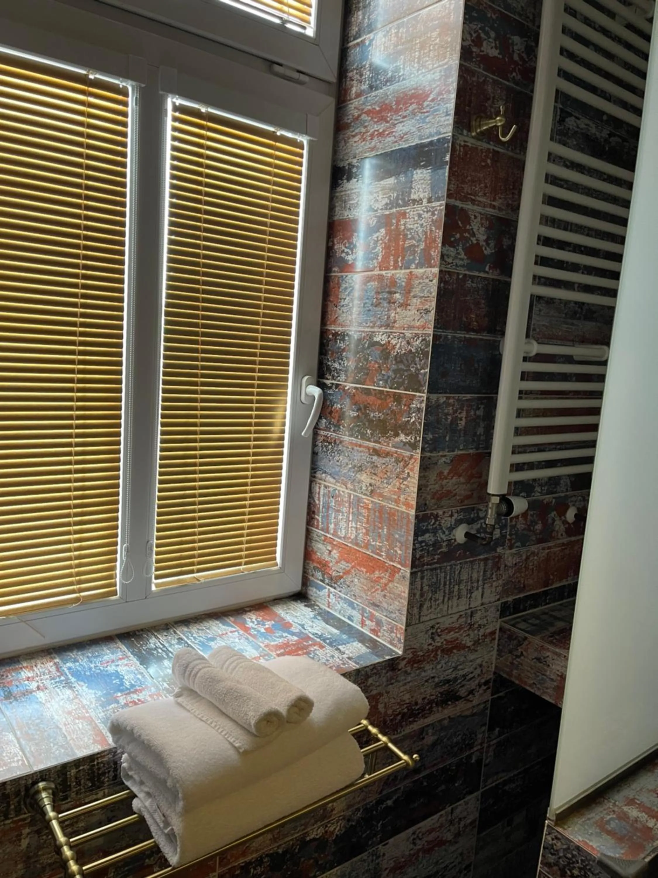 Bathroom, Bed in Padre Boutique Hotel