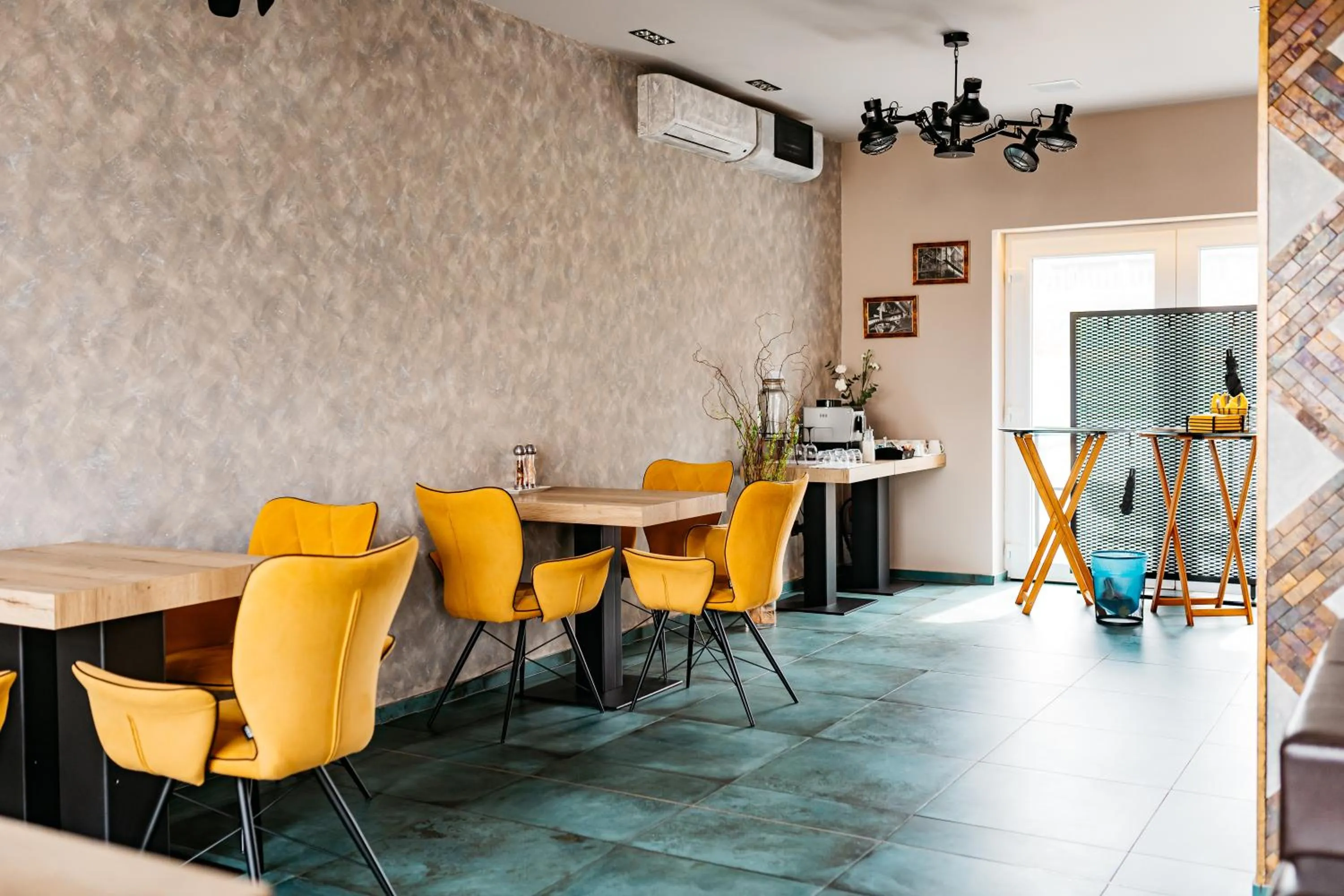 Coffee/tea facilities in Padre Boutique Hotel