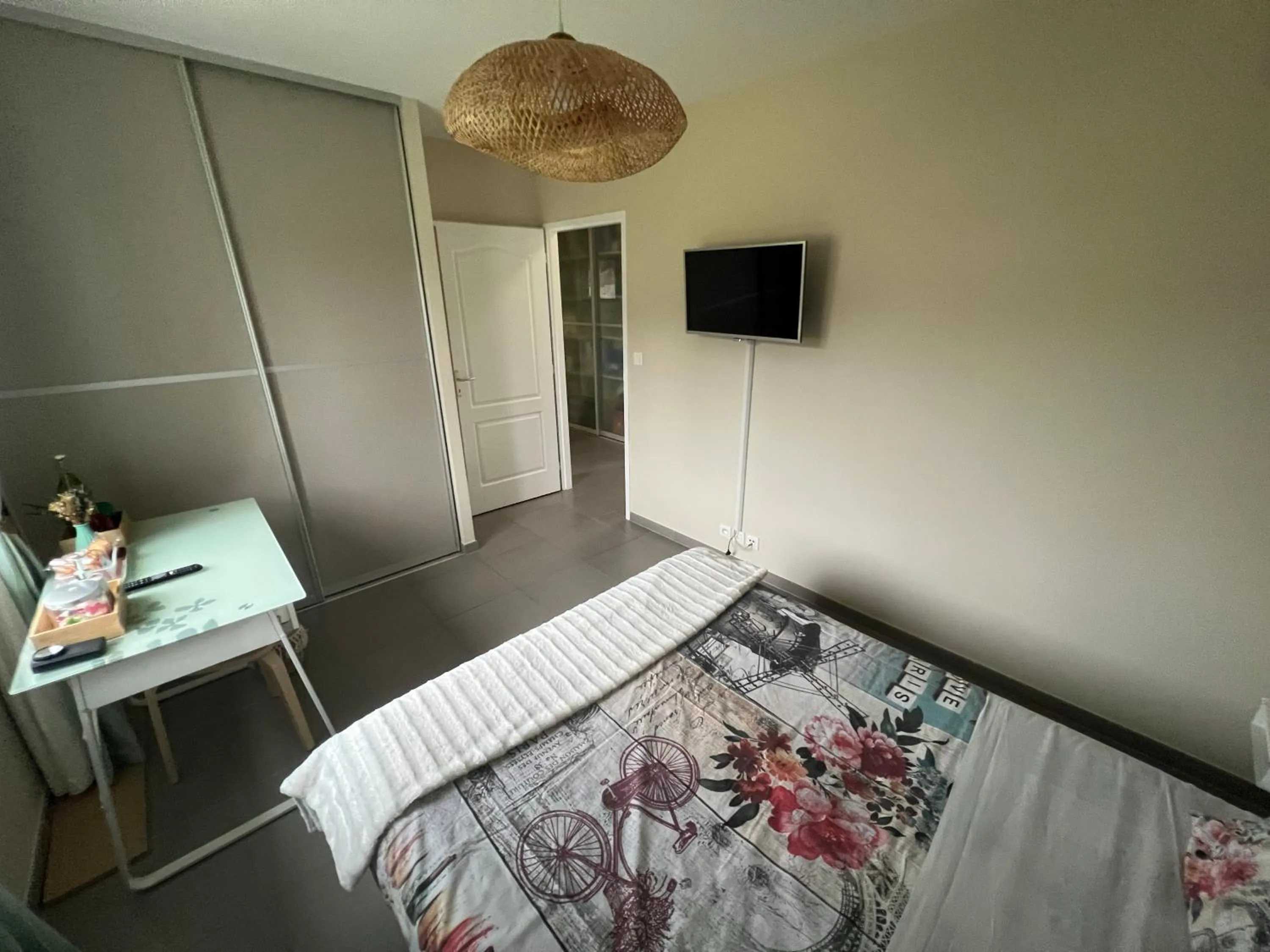 Bedroom, Bed in Chez Christiane Et Gerard