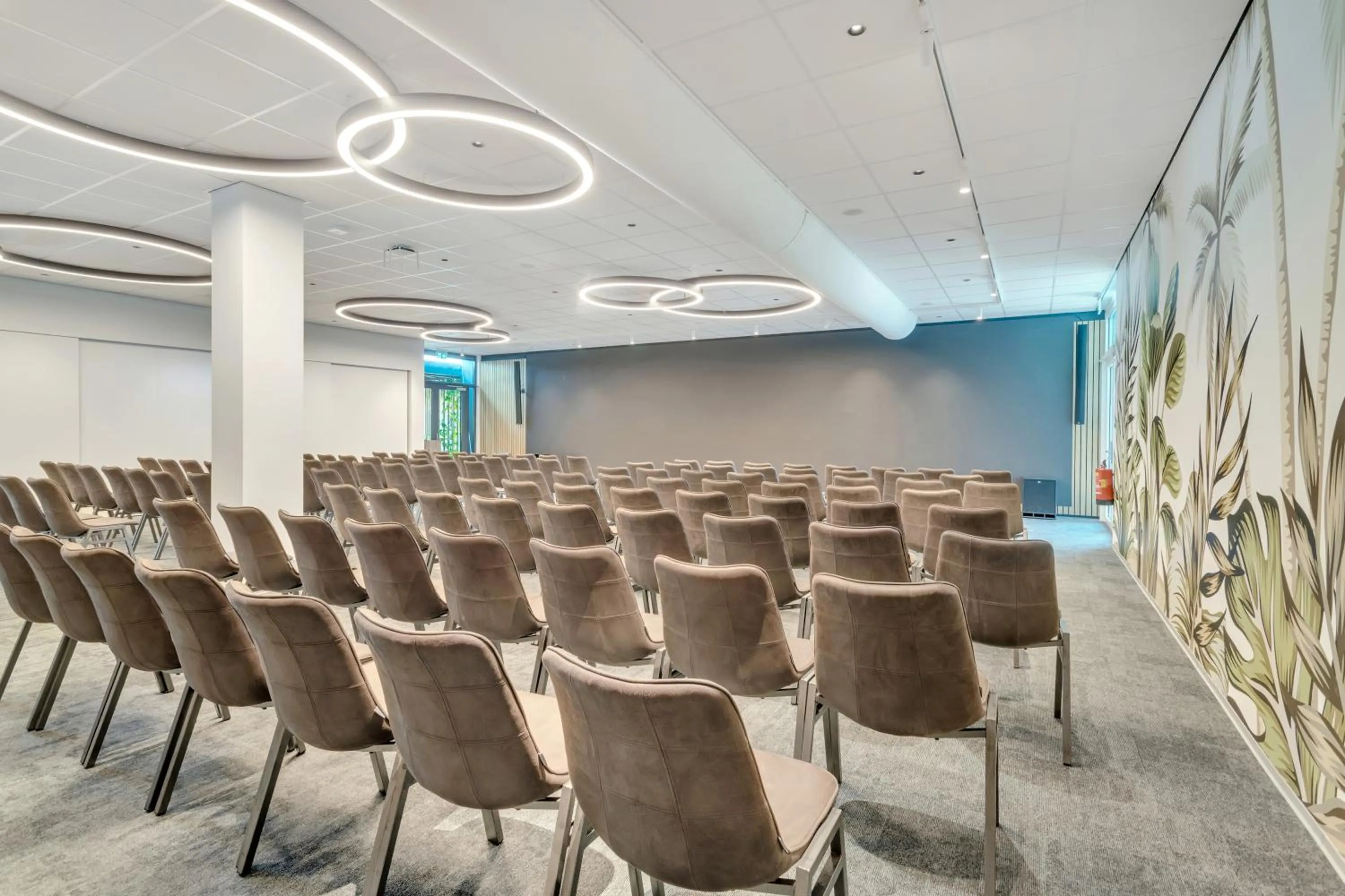 Business facilities in Delfins Beach Resort Bonaire, Tapestry Collection by Hilton