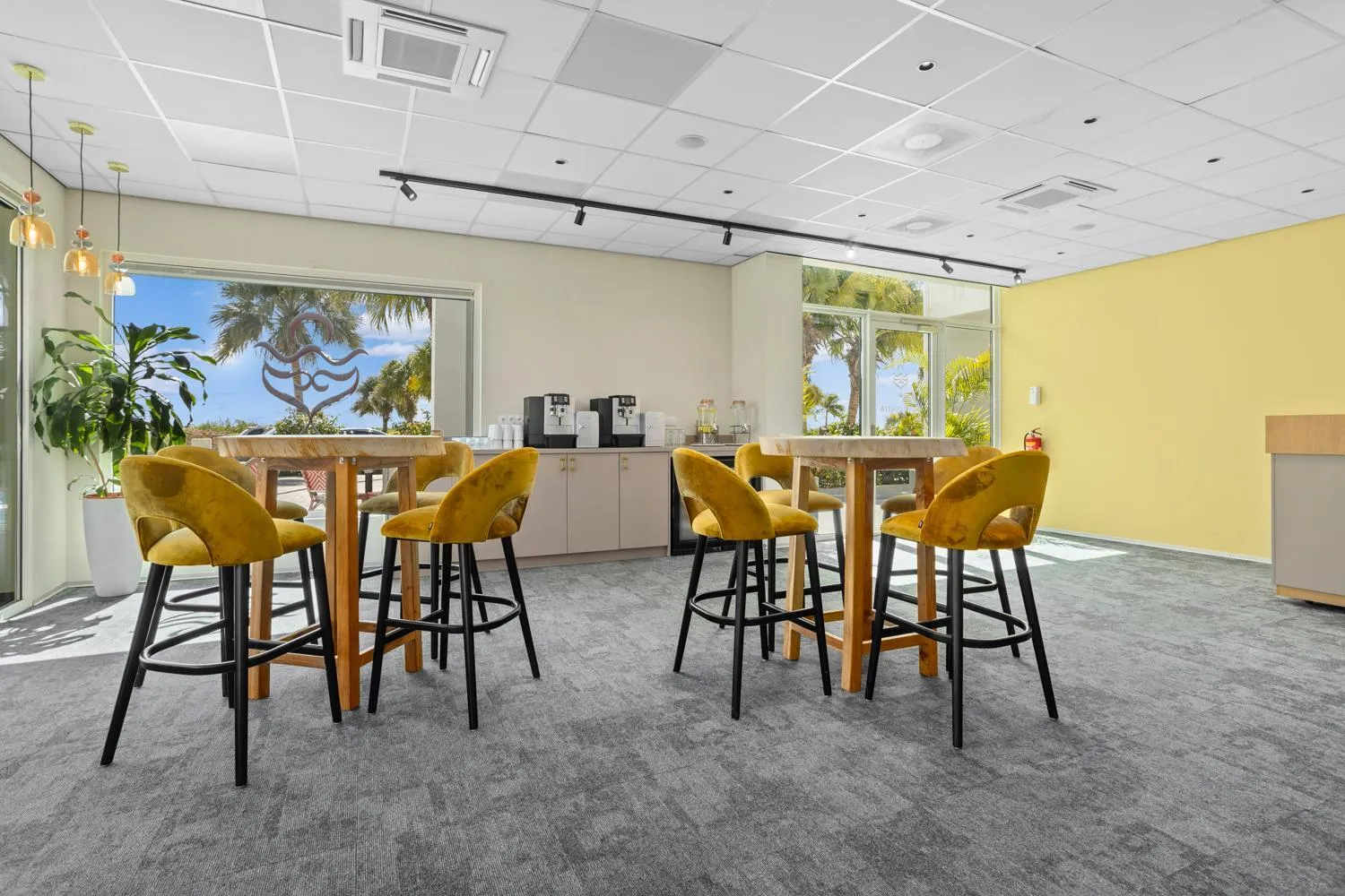 Business facilities in Delfins Beach Resort Bonaire, Tapestry Collection by Hilton