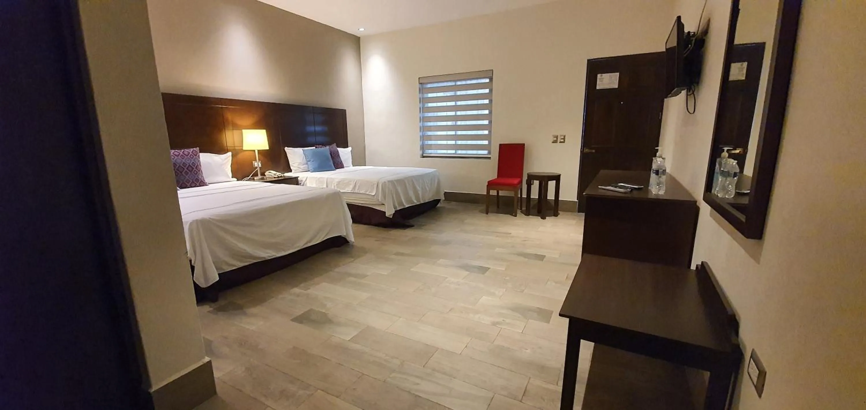 Bedroom, Bed in Punto Madero Hotel & Plaza