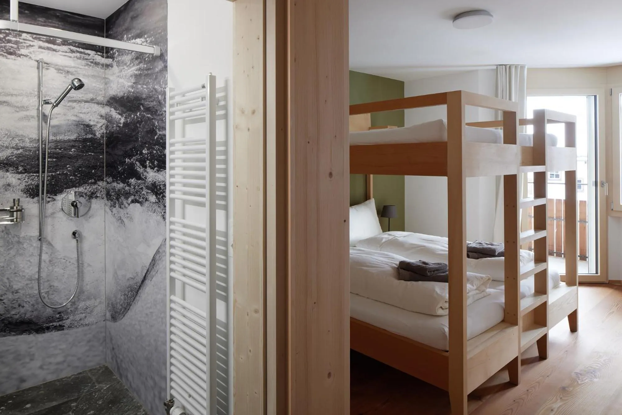 Bathroom, Bed in medelina