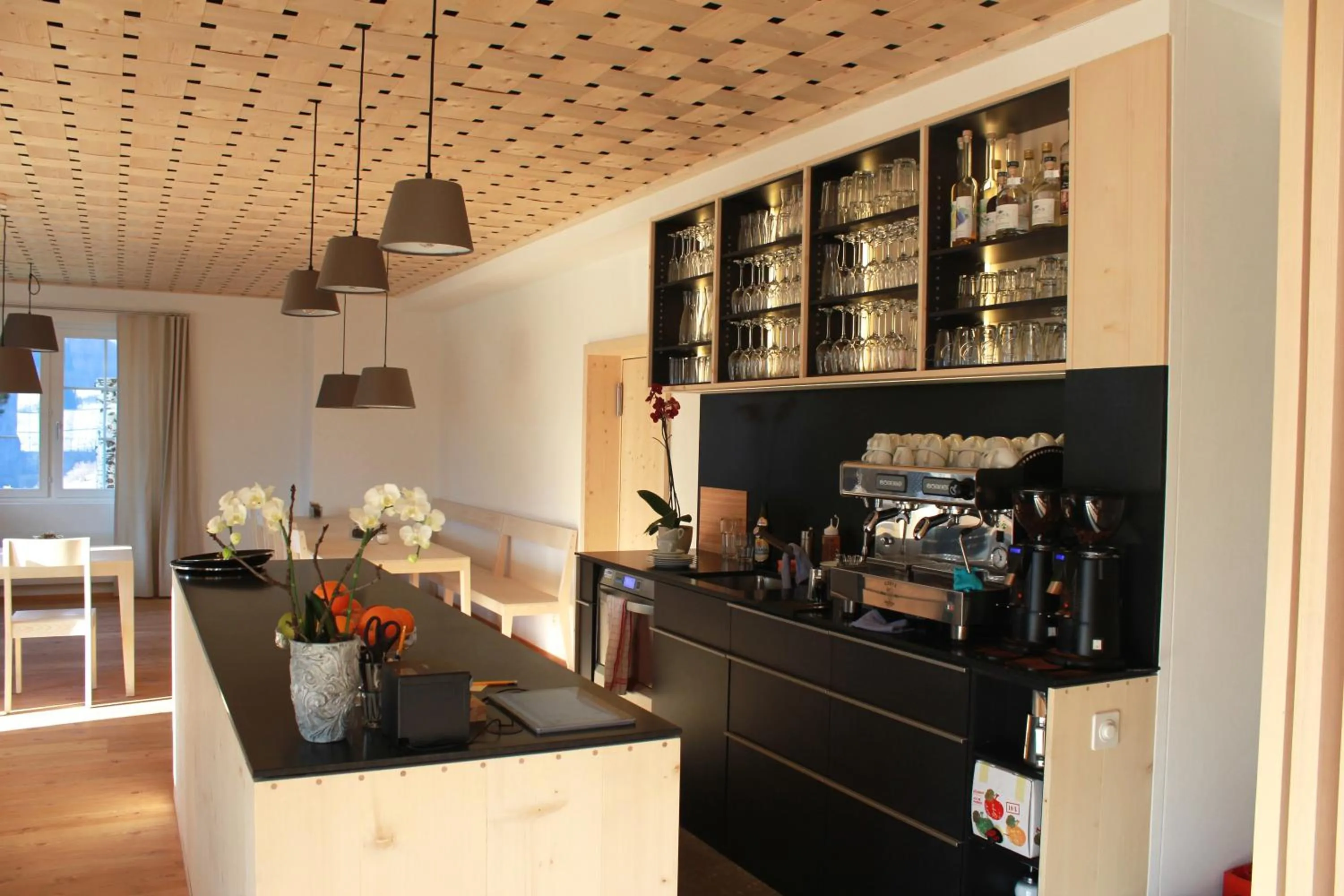 Restaurant/places to eat in medelina