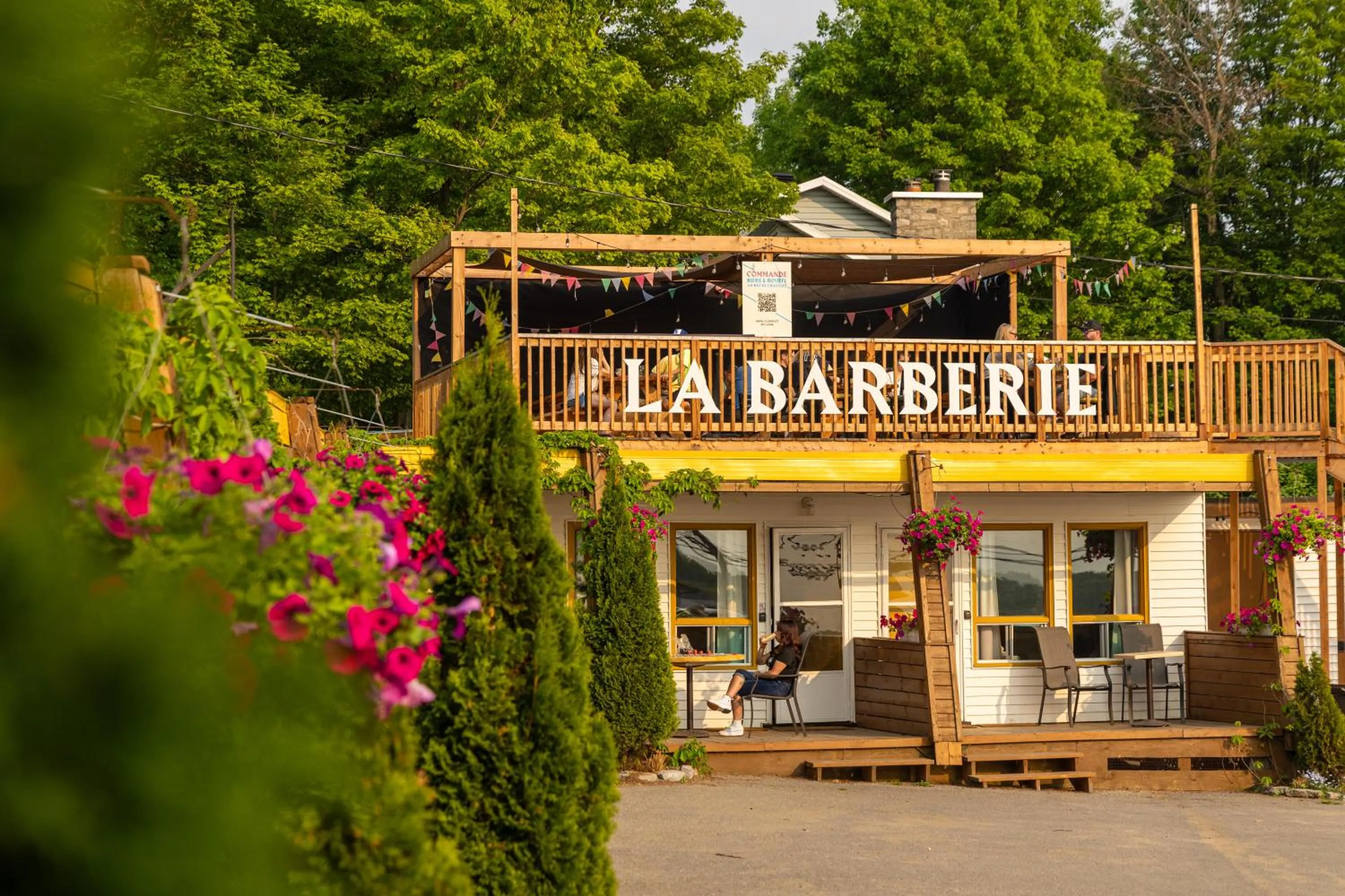 Property building in Motel Ile d'Orleans