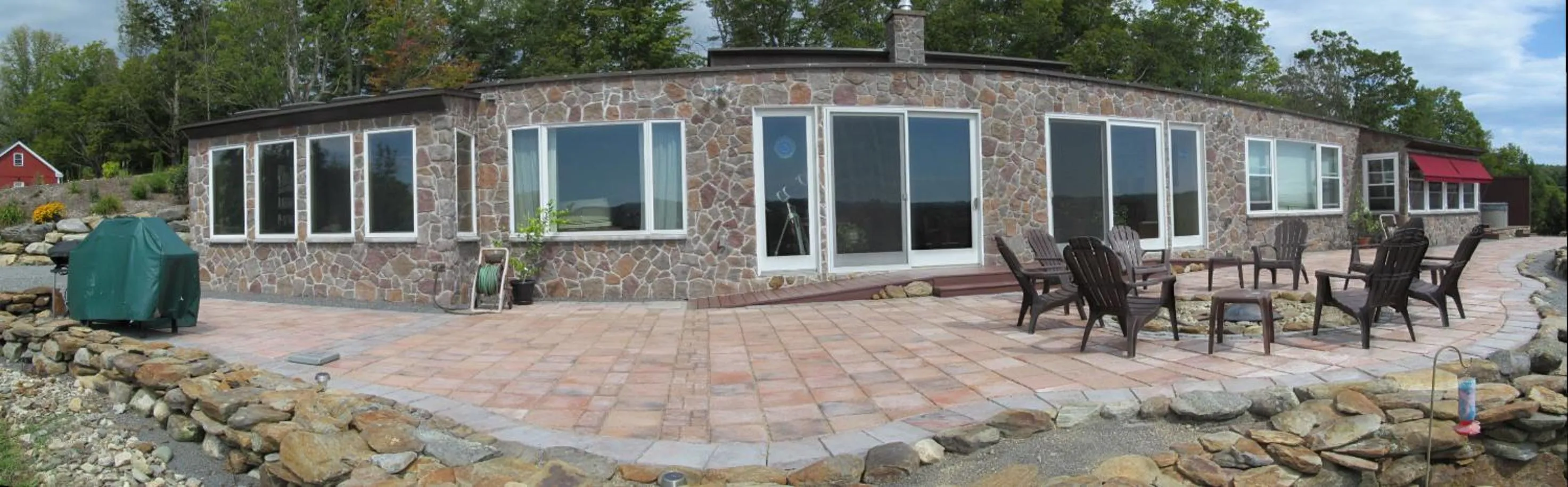 Property building in 13 Hills Bed & Breakfast