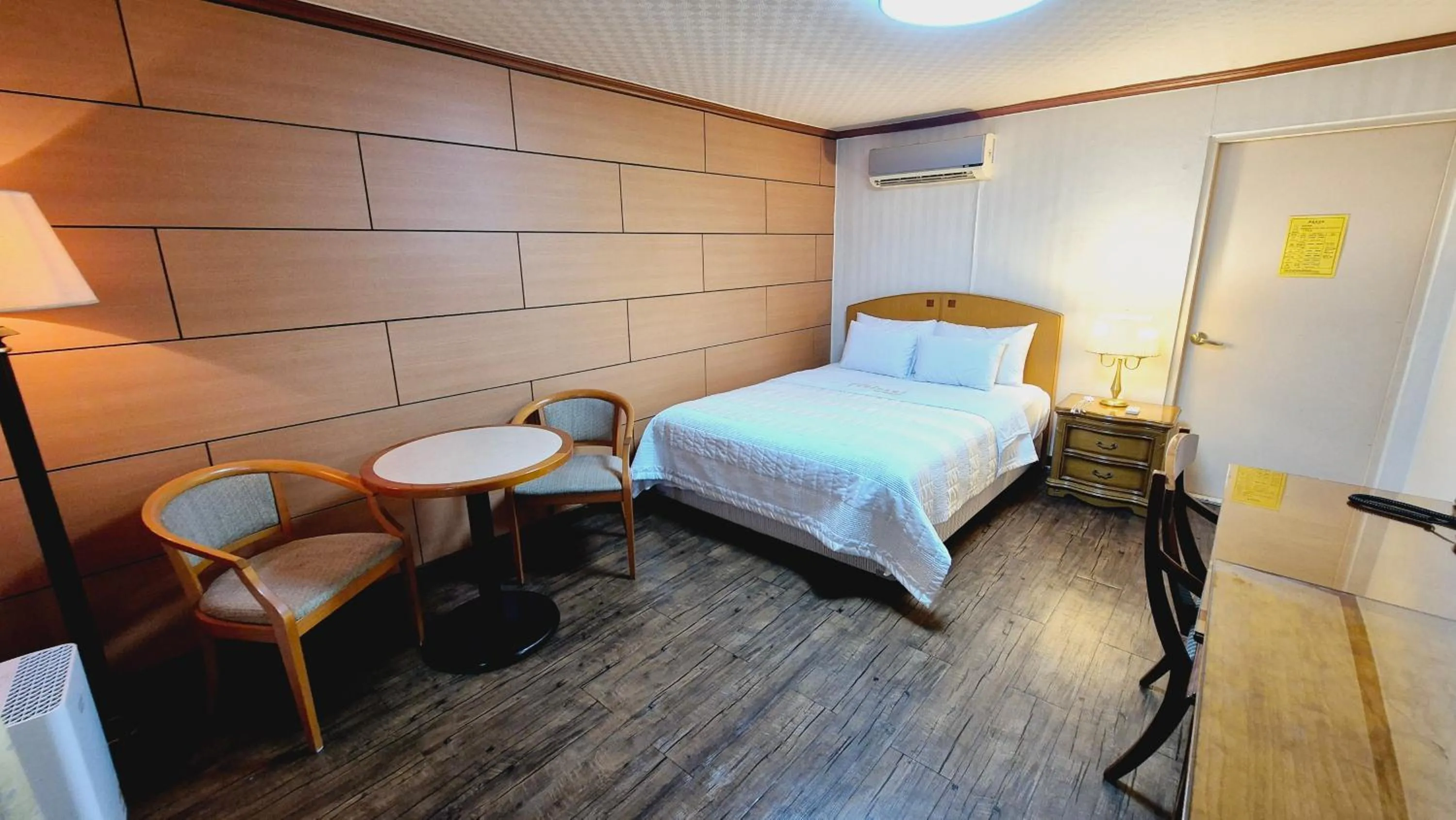 Bed in Kyungha Spa Hotel