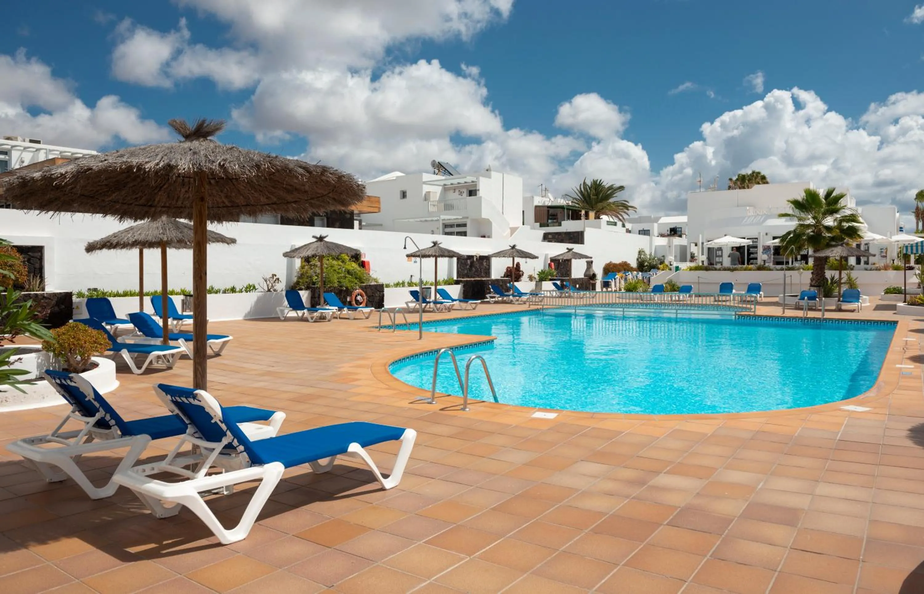 Swimming pool in Apartamentos LIVVO Oasis