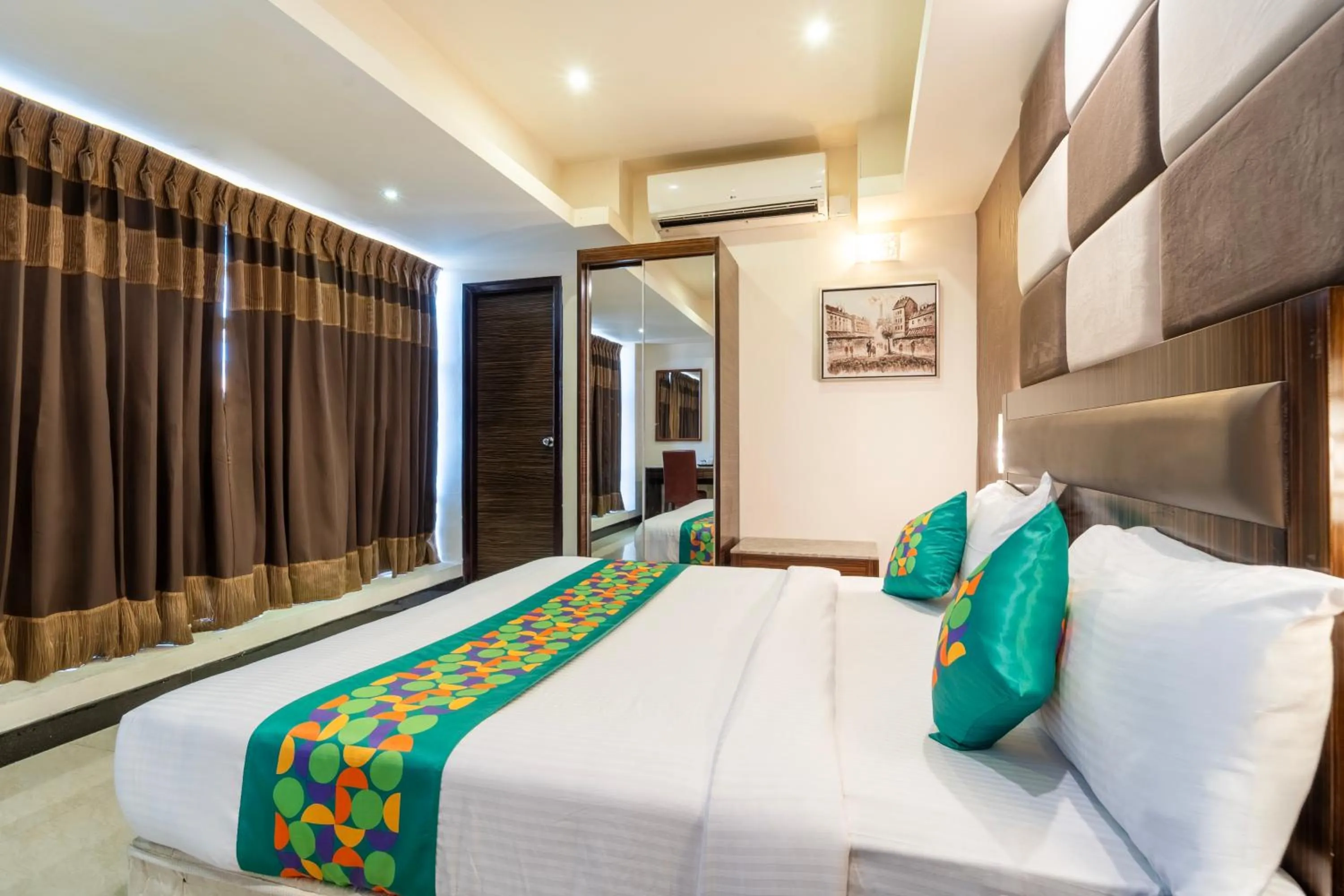 Bedroom, Bed in Treebo Venition Inn