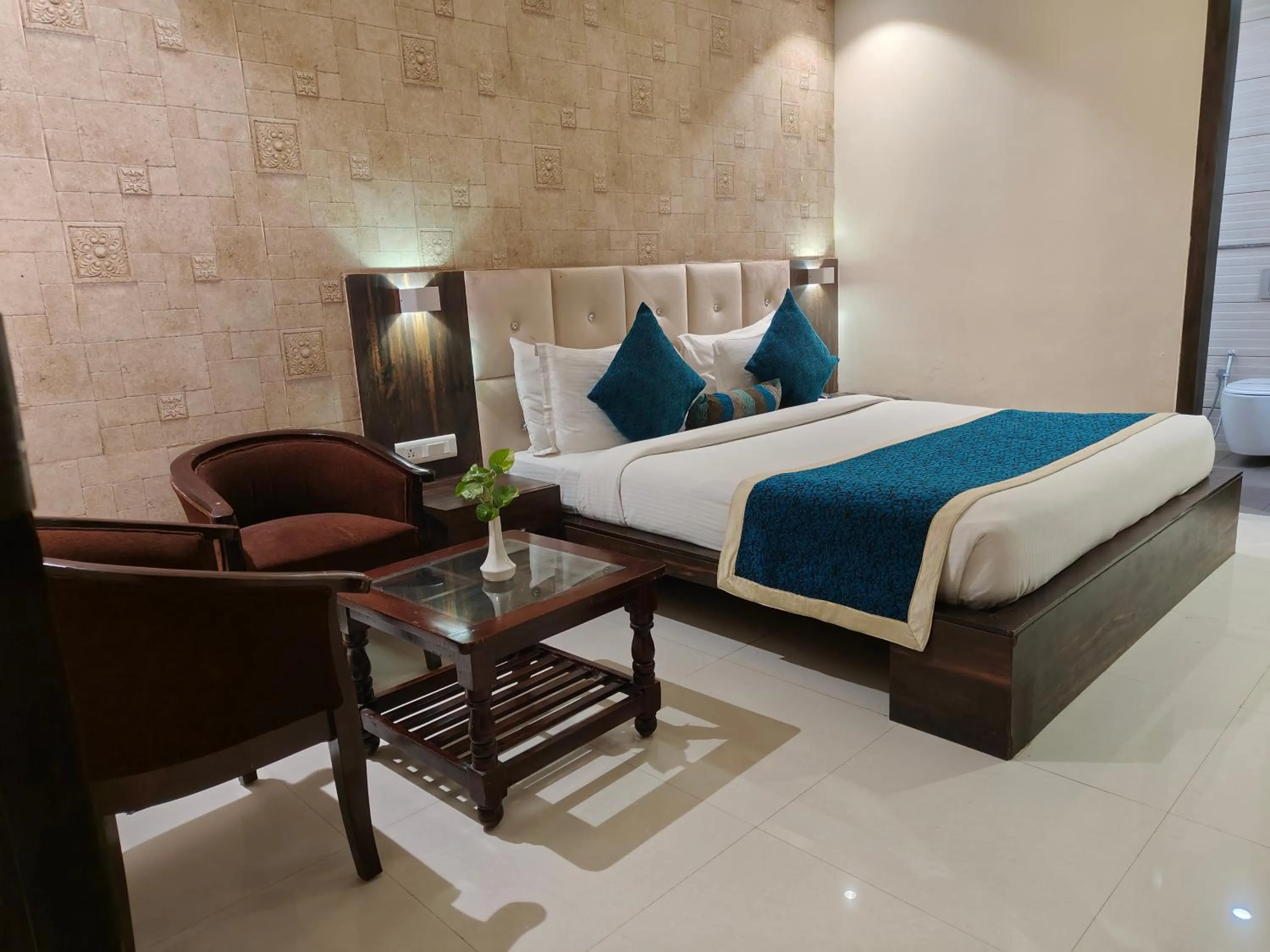 Bed in Pinnacle by Click Hotels, Lucknow