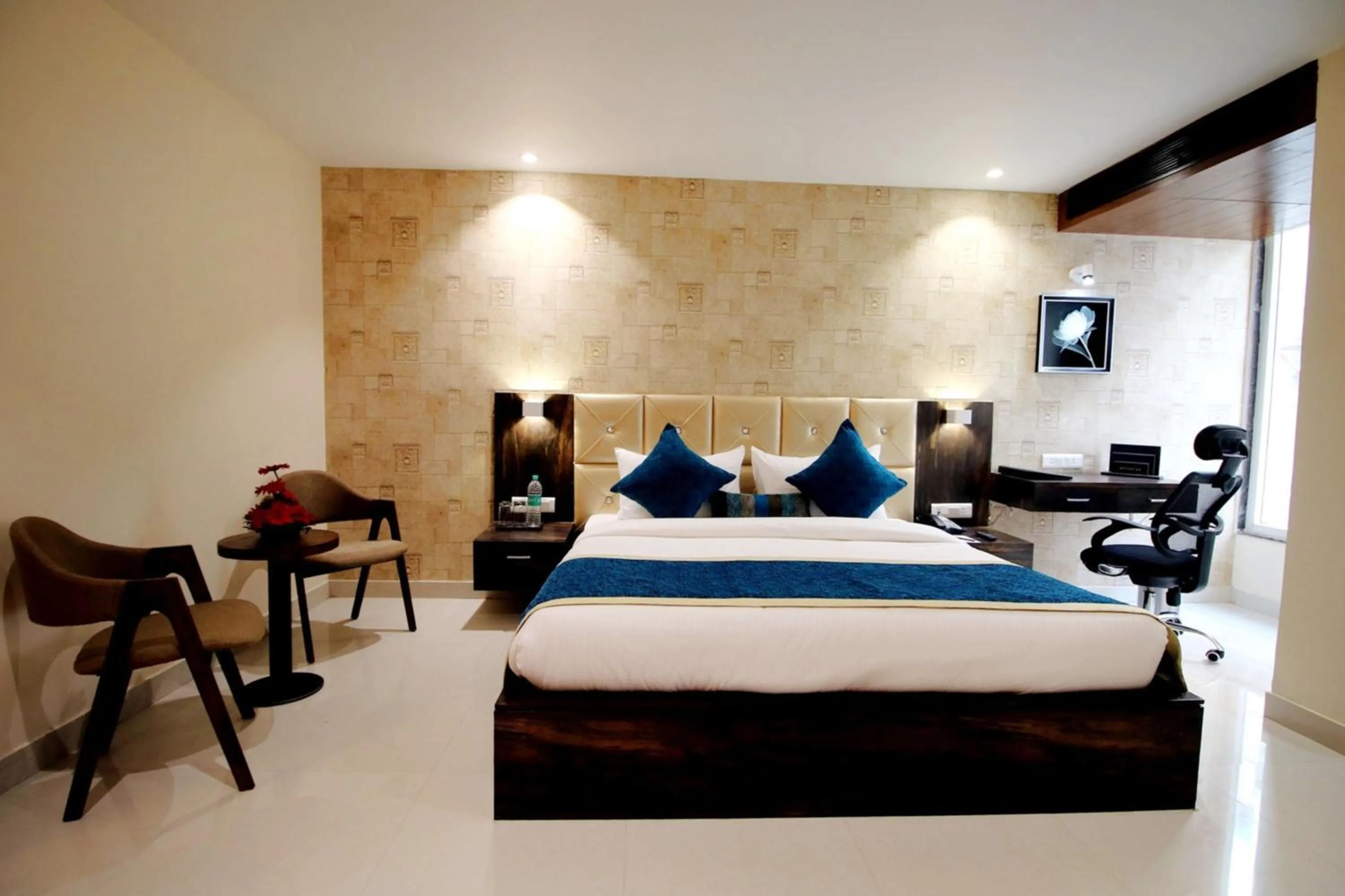 Photo of the whole room, Bed in Pinnacle by Click Hotels, Lucknow