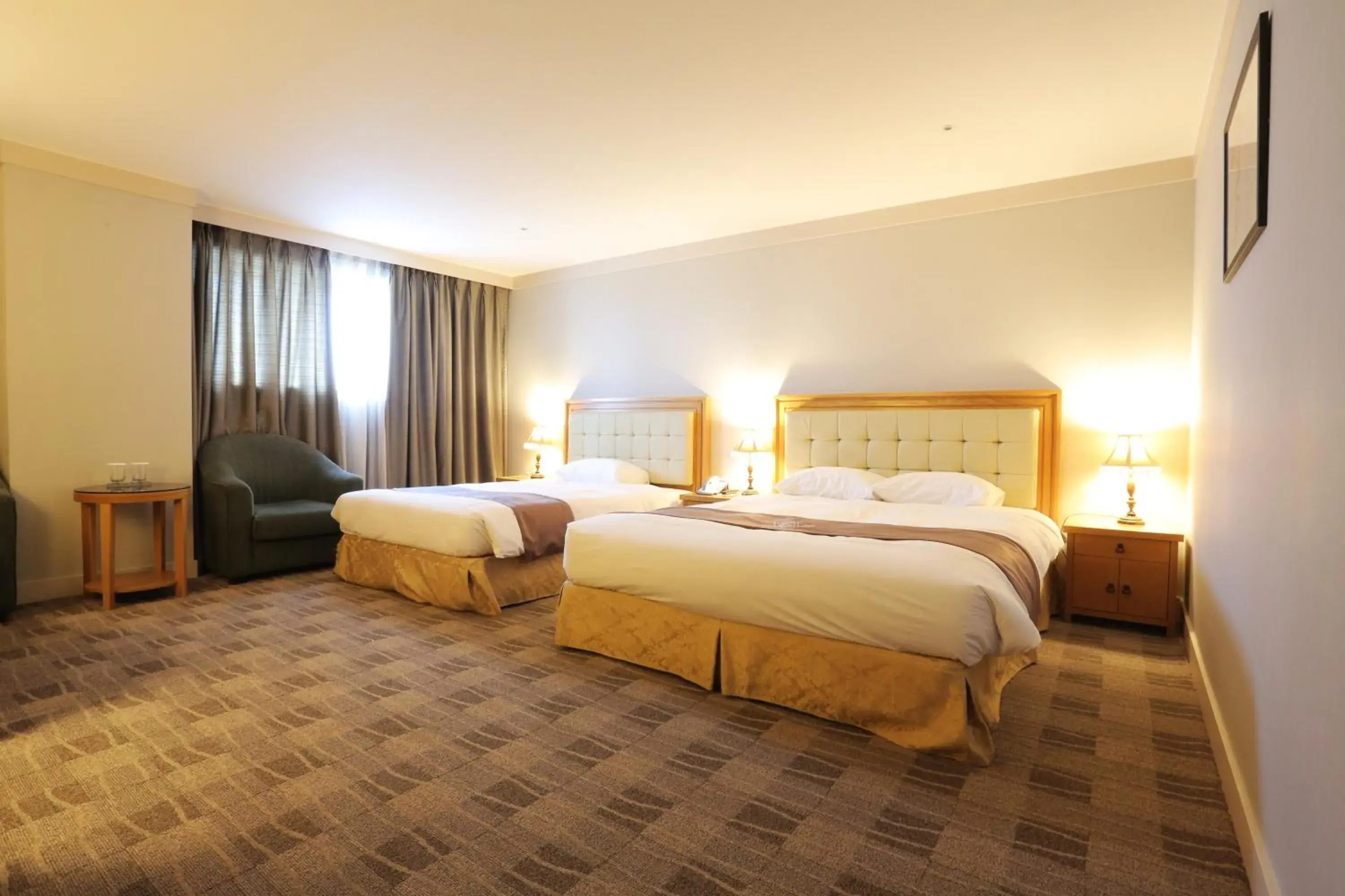 Deluxe Twin Room in Daegu AW Hotel Deluxe Twin Room in Daegu AW Hotel