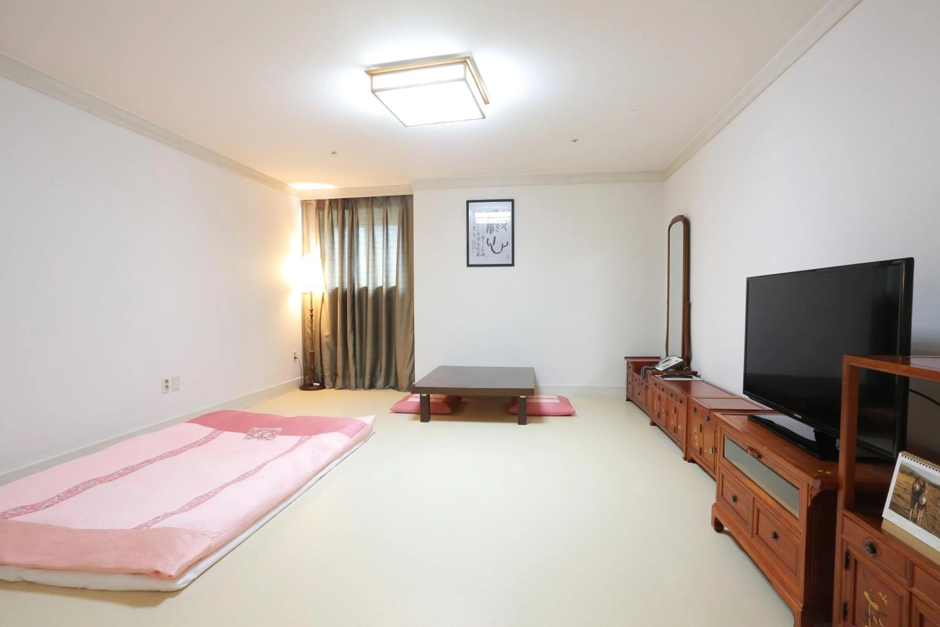 Bed in Daegu AW Hotel