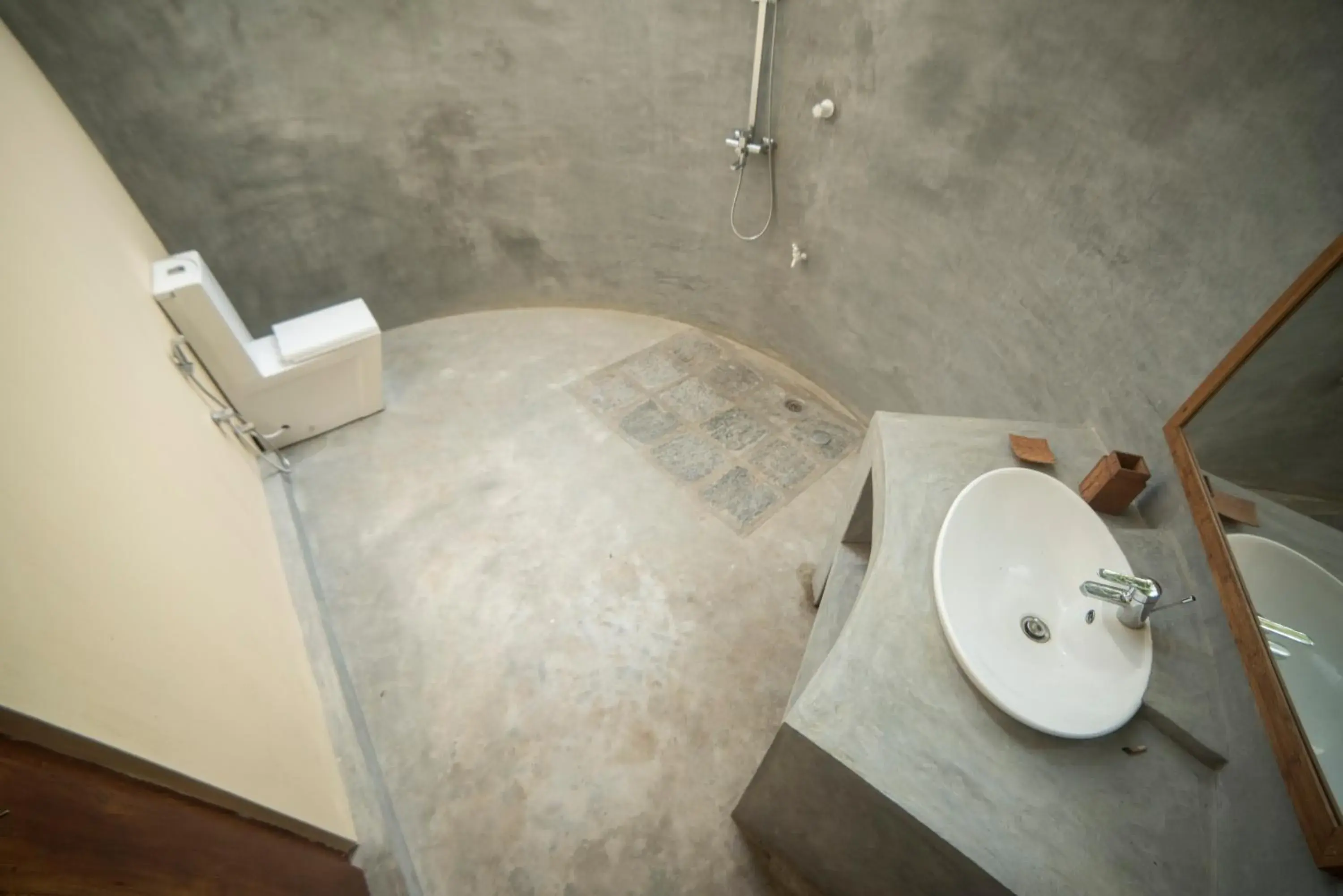 Deluxe Double Room - single occupancy in Anawasal Deluxe Double Room - single occupancy in Anawasal