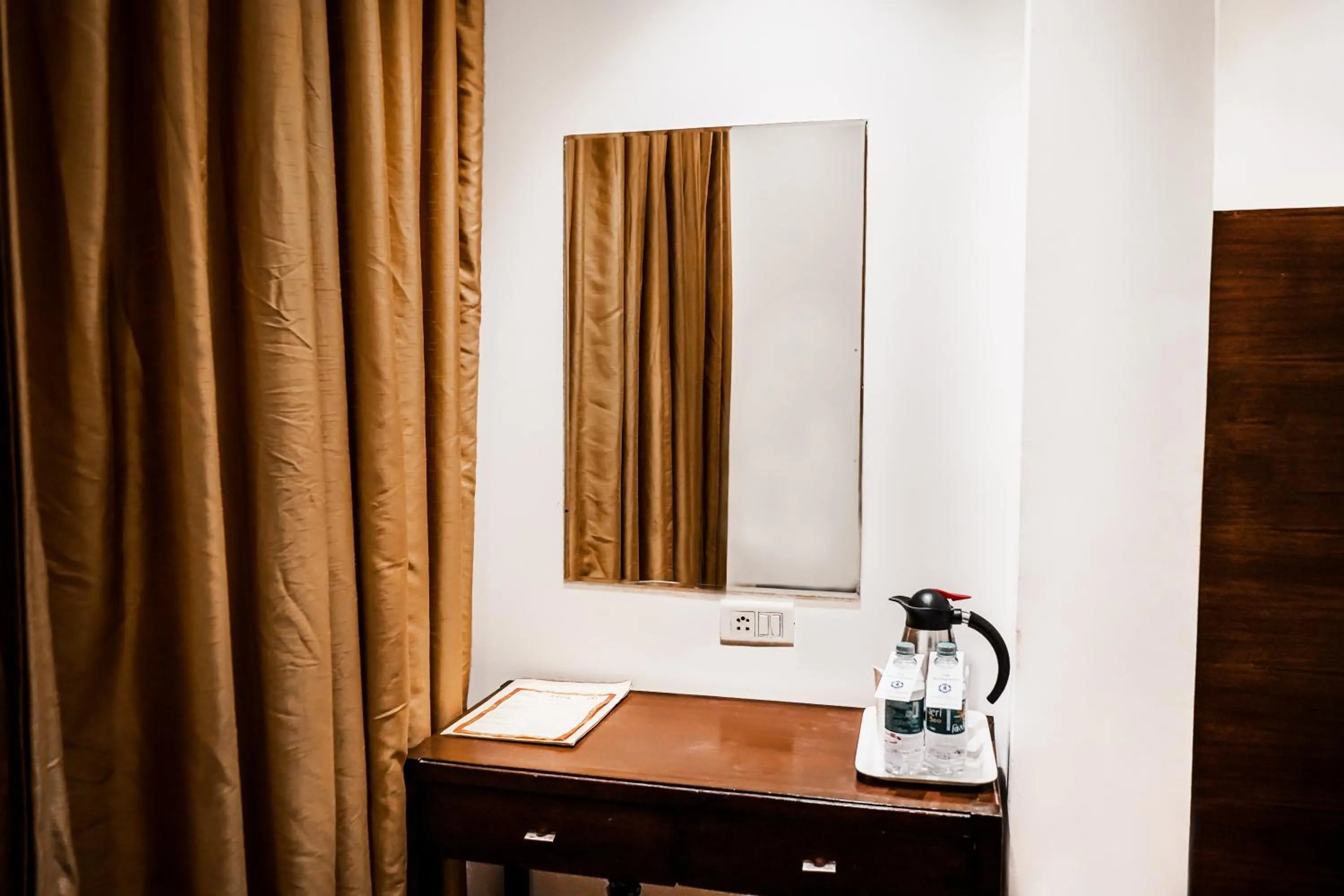 hair dresser in Hotel Gwalior Regency